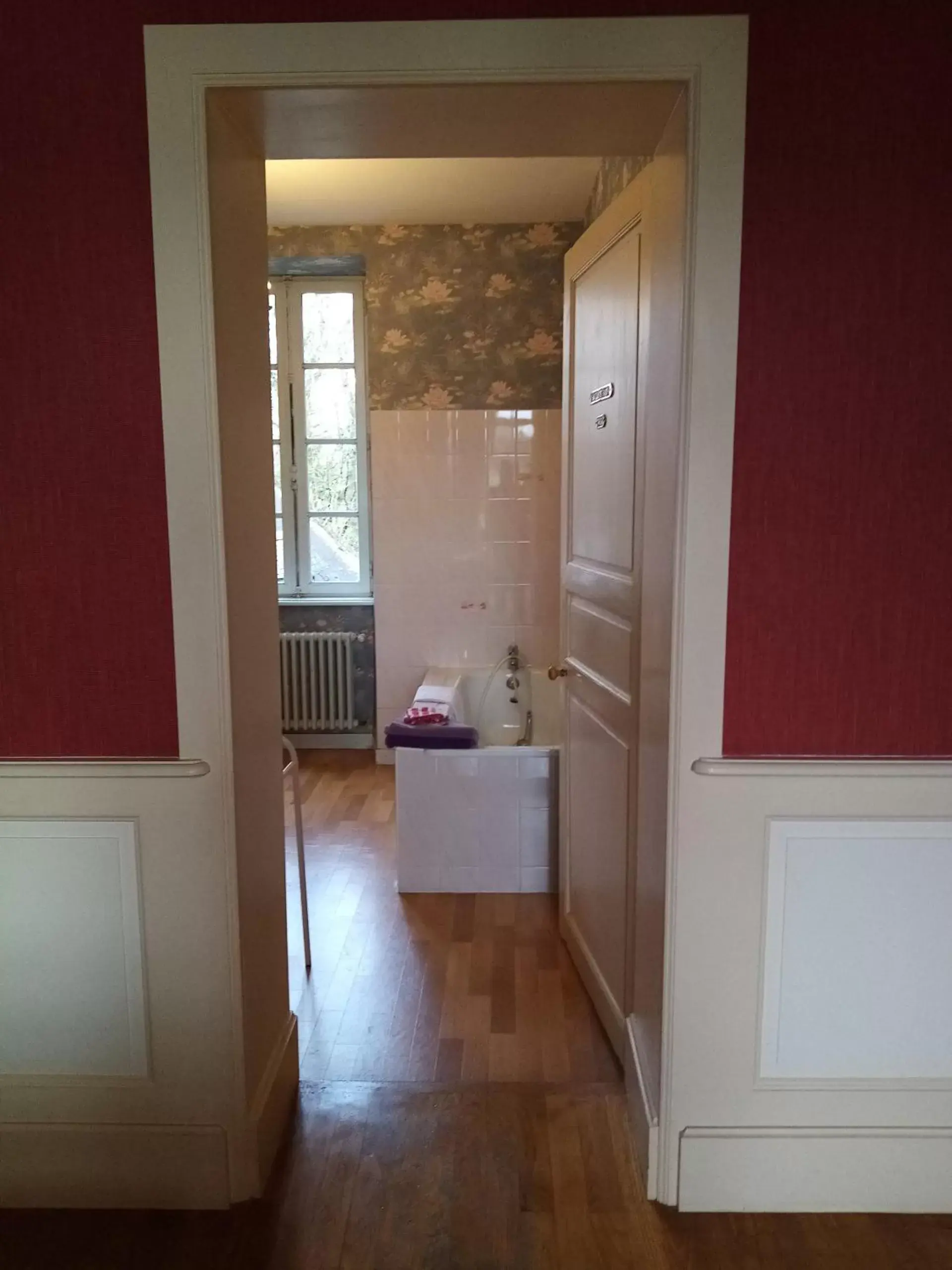 Bathroom, Kitchen/Kitchenette in Domaine de launay blot, Proche MT ST MICHEL