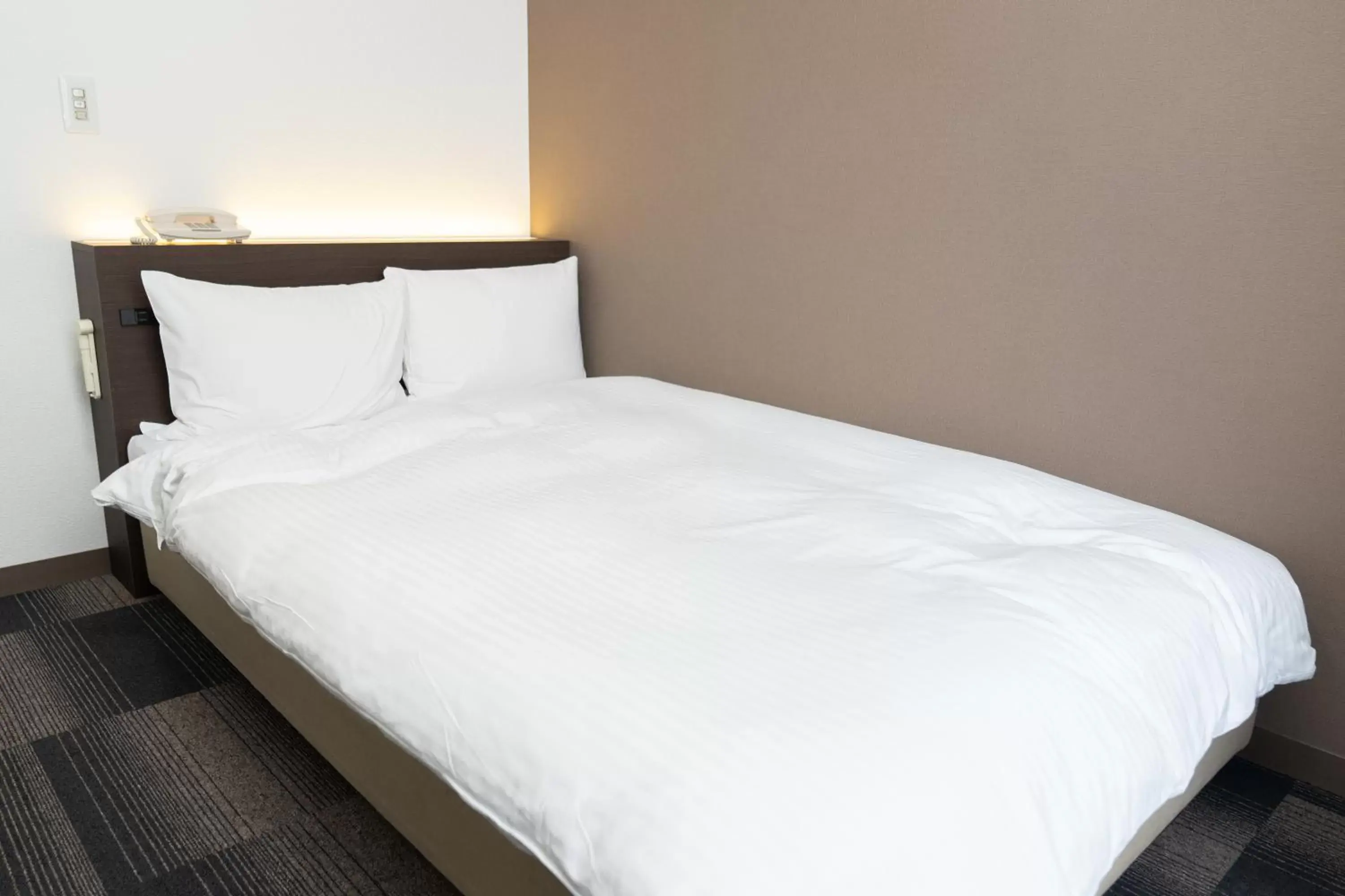 Double Room with Small Double Bed - Smoking in Heiwadai Hotel Tenjin Double Room with Small Double Bed - Smoking in Heiwadai Hotel Tenjin