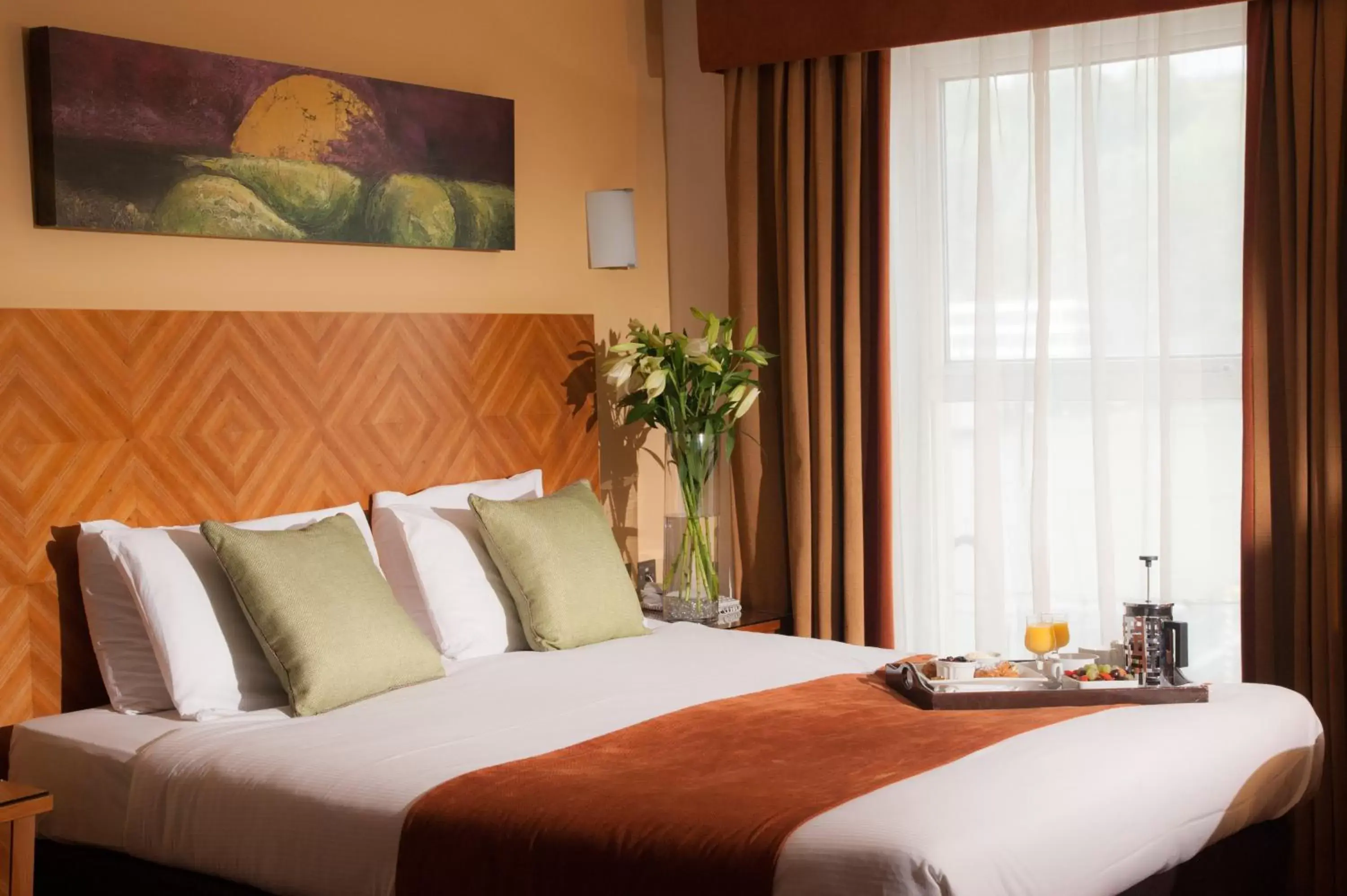 Bedroom, Bed in Treacy’s Hotel Spa & Leisure Club Waterford