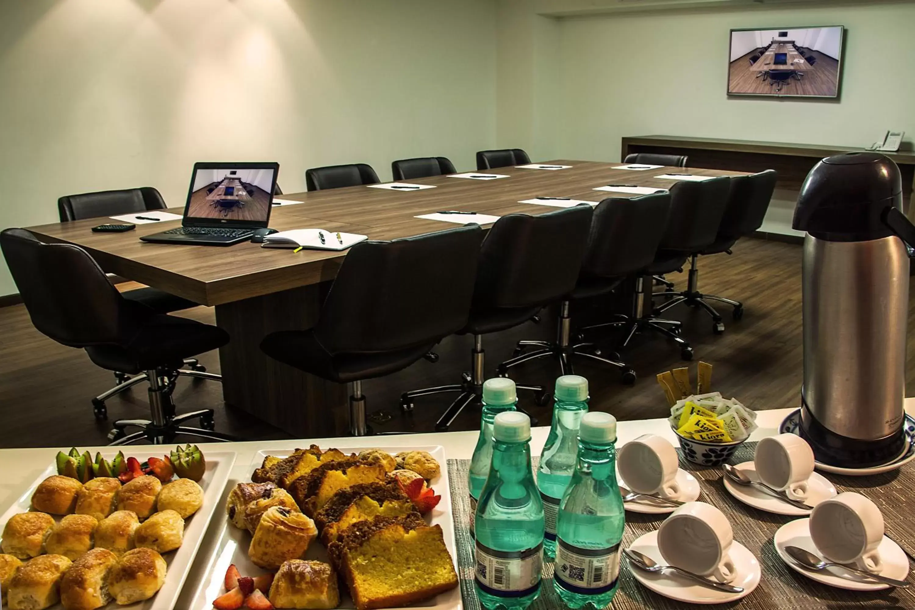 Meeting/conference room in BH Raja Hotel