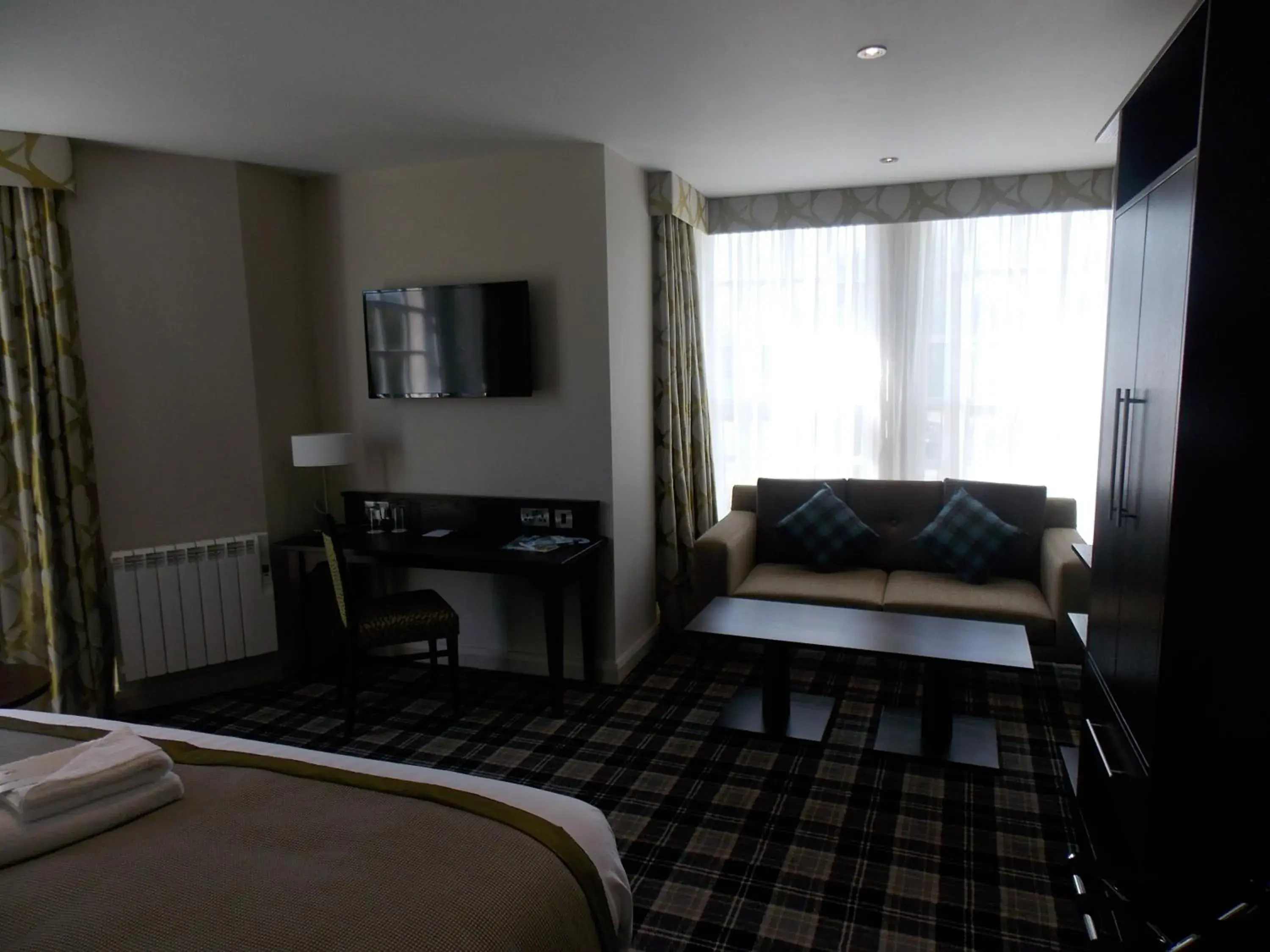 Bedroom, Seating Area in Best Western Plus Pinewood Manchester Airport-Wilmslow Hotel