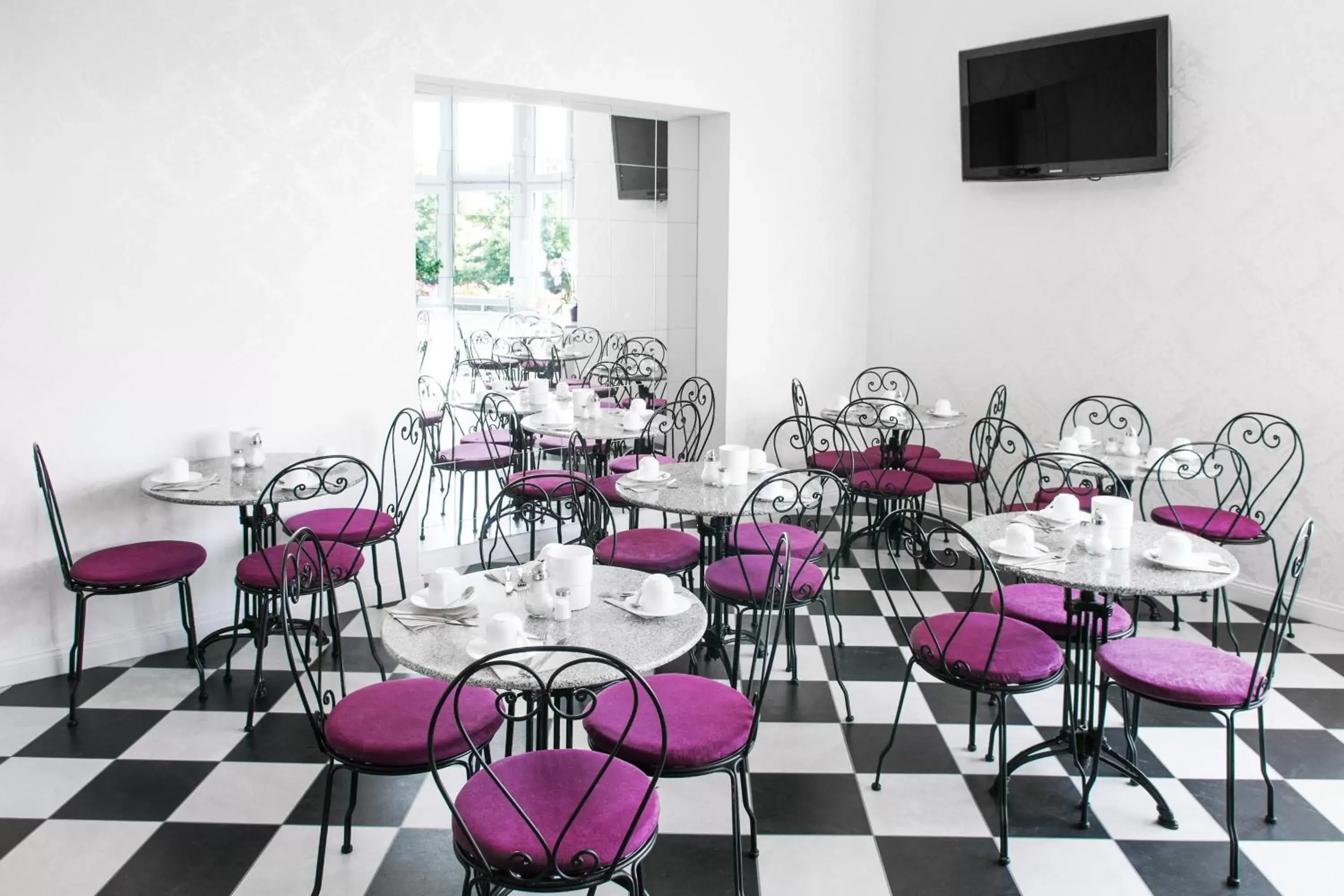 Lounge or bar, Restaurant/Places to Eat in Hotel BELLEVUE am Kurfürstendamm