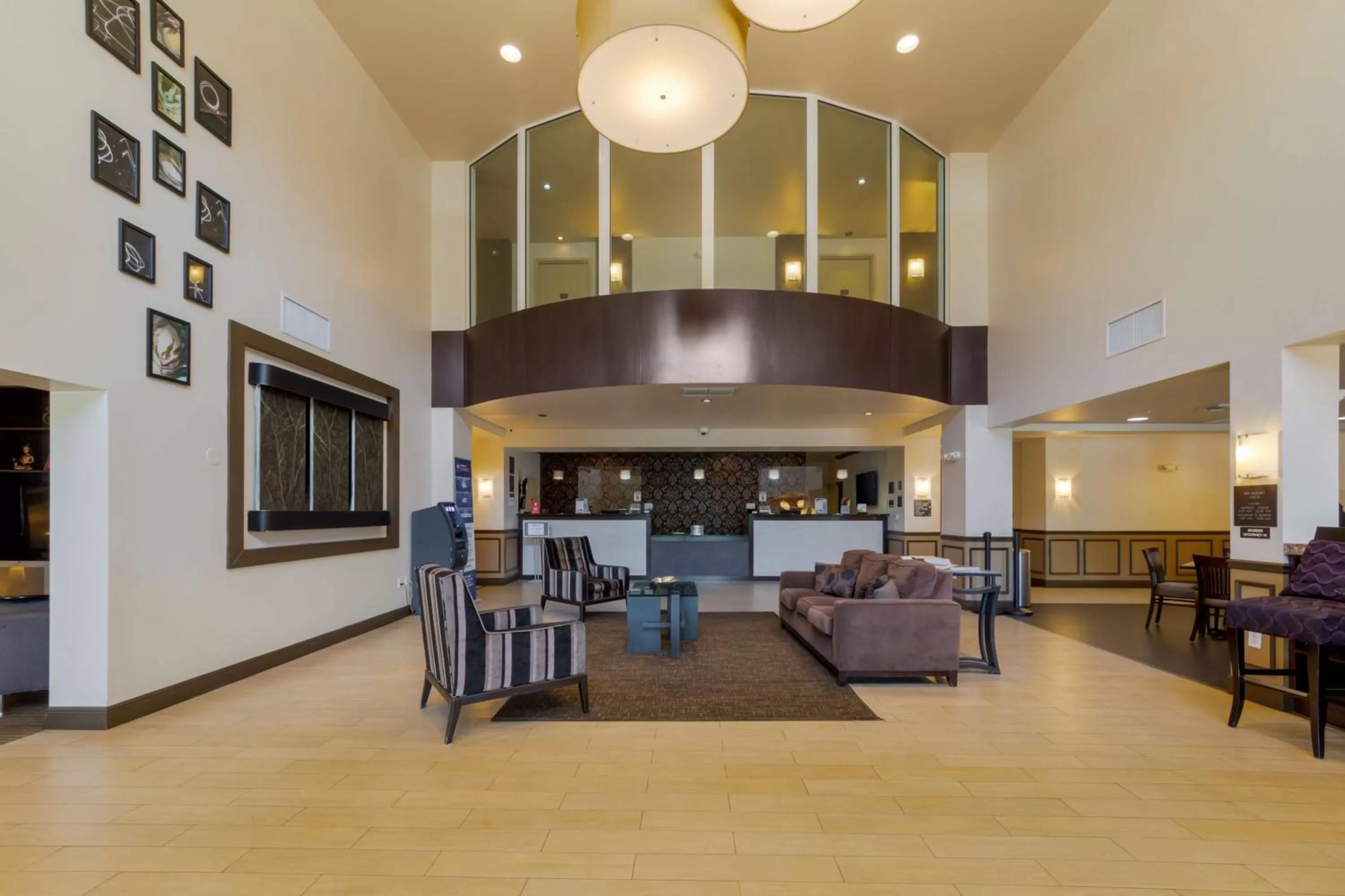 Lobby or reception in Best Western Plus Miami Airport North Hotel & Suites