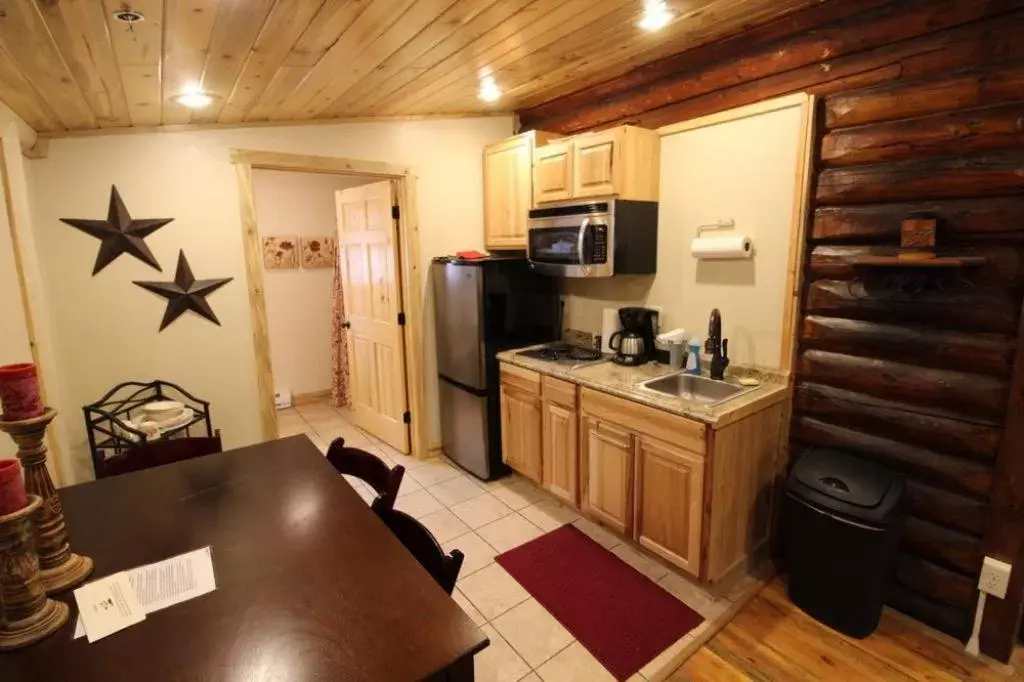 Other, Kitchen/Kitchenette in Wapiti Lodge