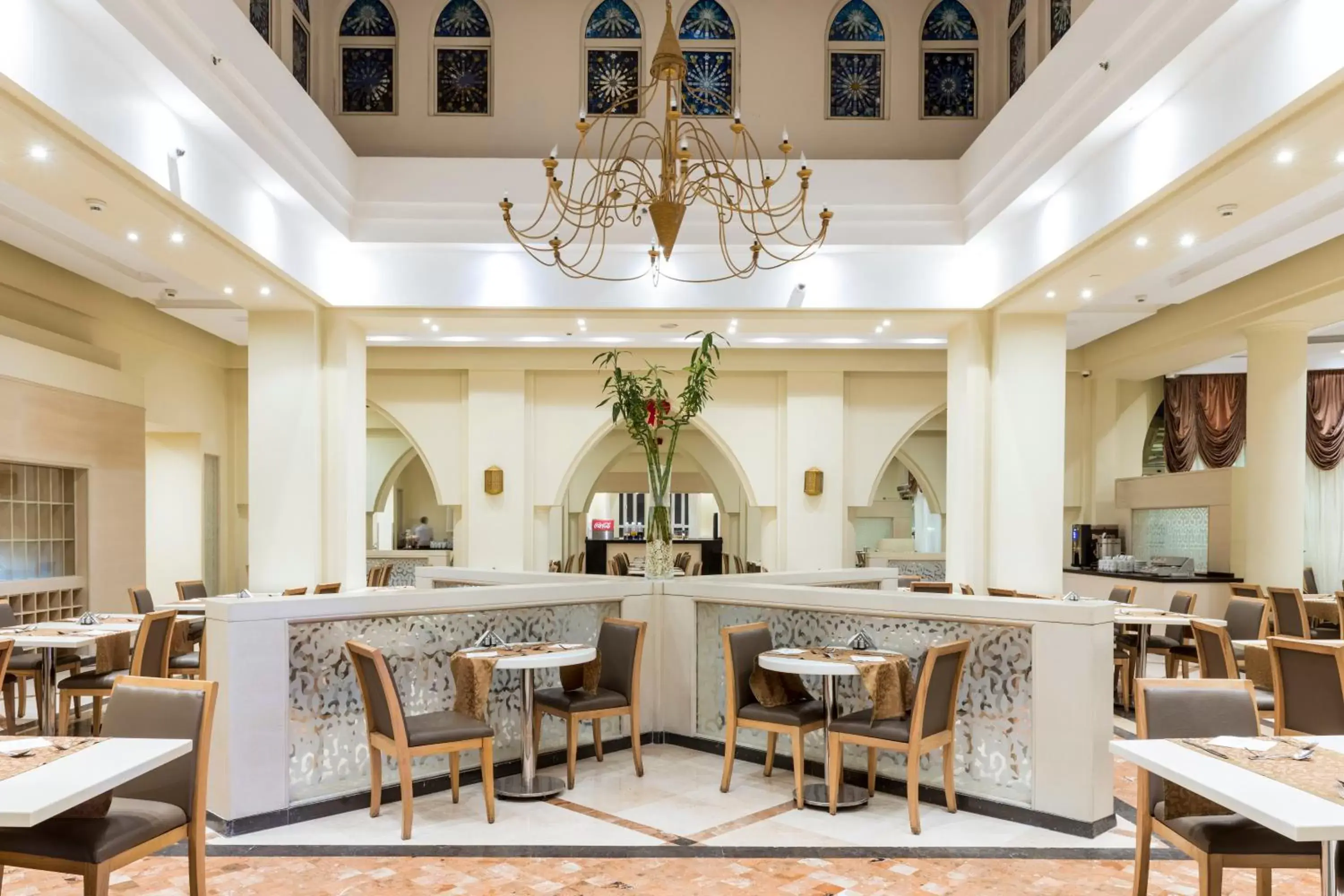 Restaurant/places to eat in Sunrise Diamond Beach Resort -Grand Select Restaurant/places to eat in Sunrise Diamond Beach Resort -Grand Select