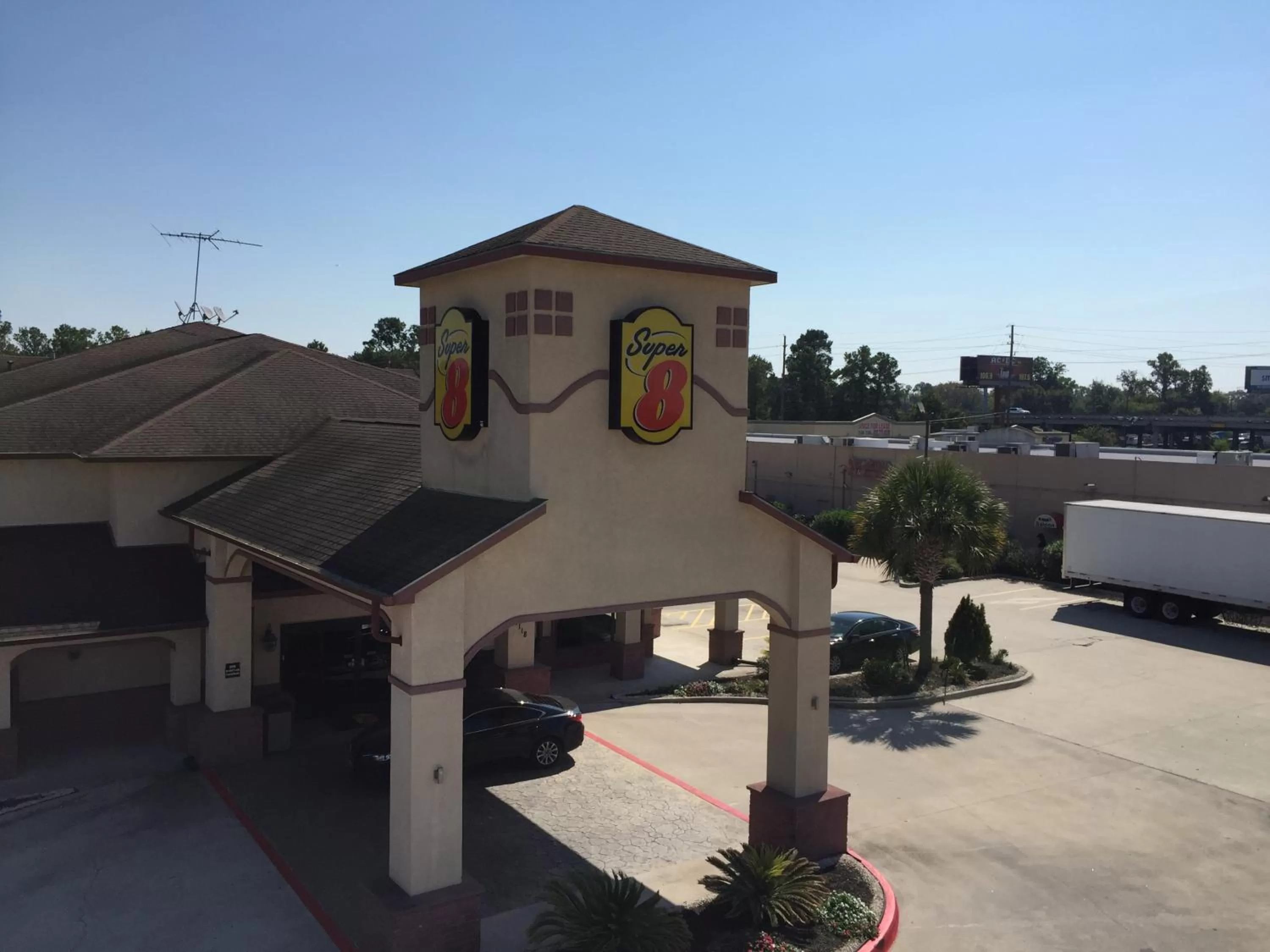 Facade/entrance, BBQ Facilities in Super 8 by Wyndham Humble - Atascocita - FM 1960 I-69