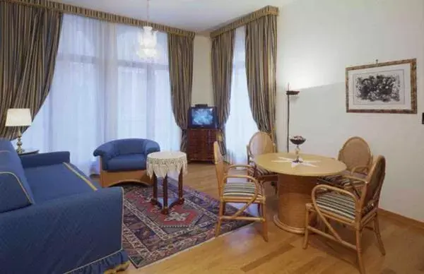 Photo of the whole room, Seating Area in San Marco Palace