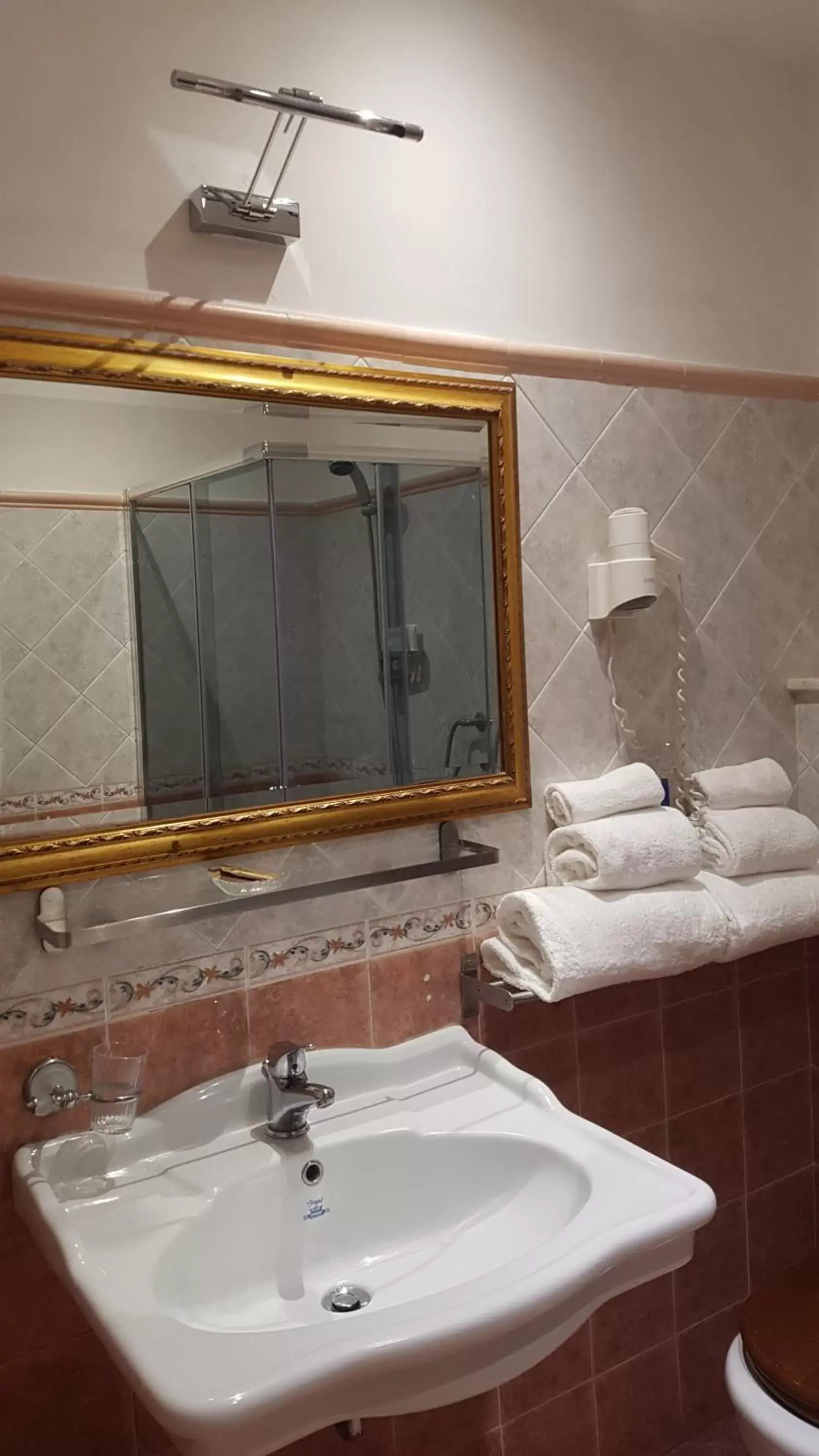 Bathroom in Nuovo Hotel Sangiuliano