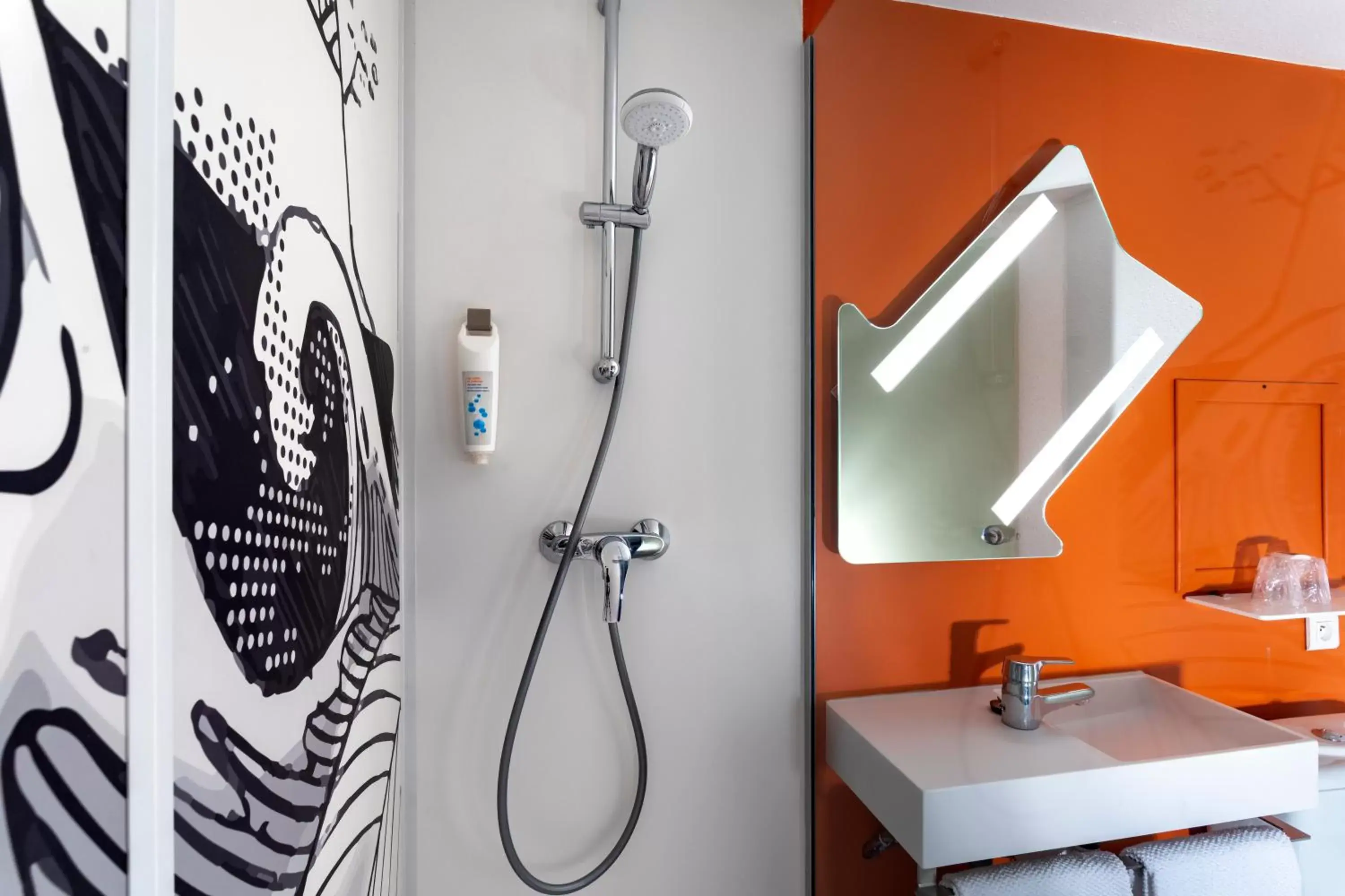 Shower, Bathroom in ibis budget Lorient Caudan