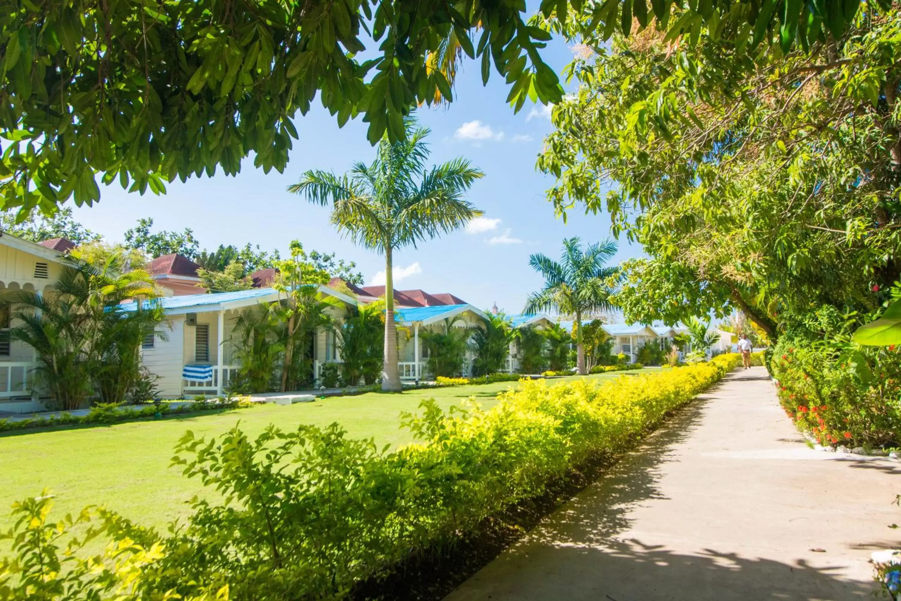 Garden in Travellers Beach Resort