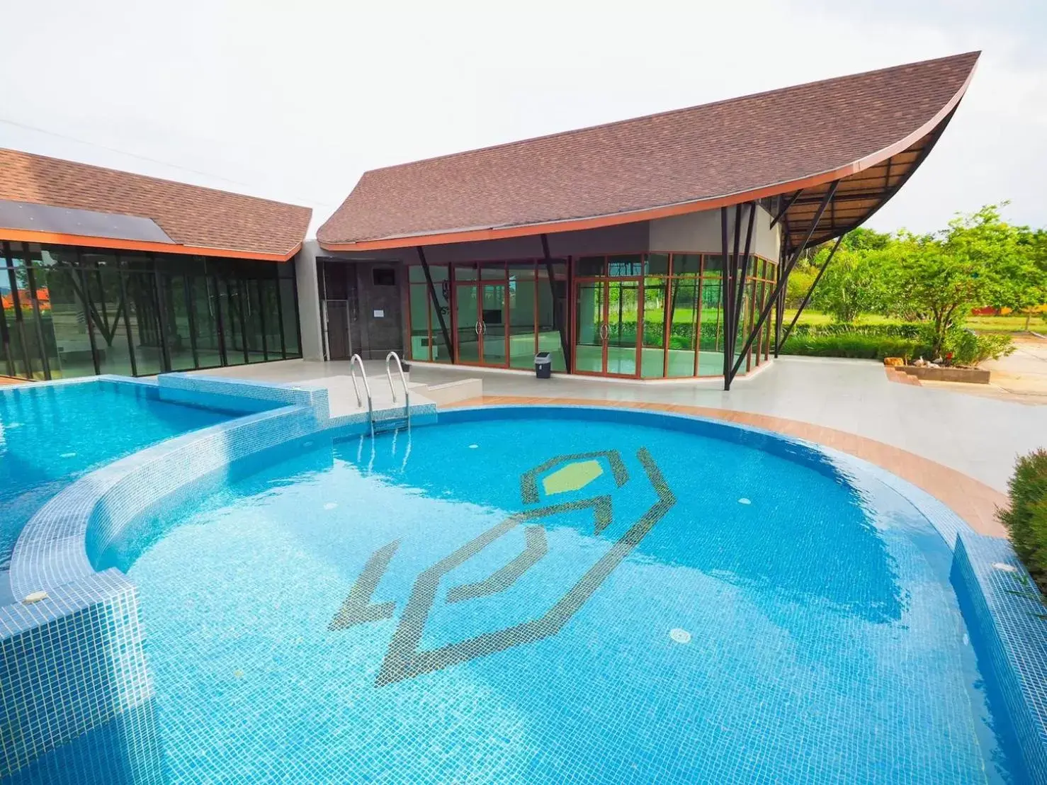 Swimming pool in Ps Sriphu Hotel Swimming pool in Ps Sriphu Hotel