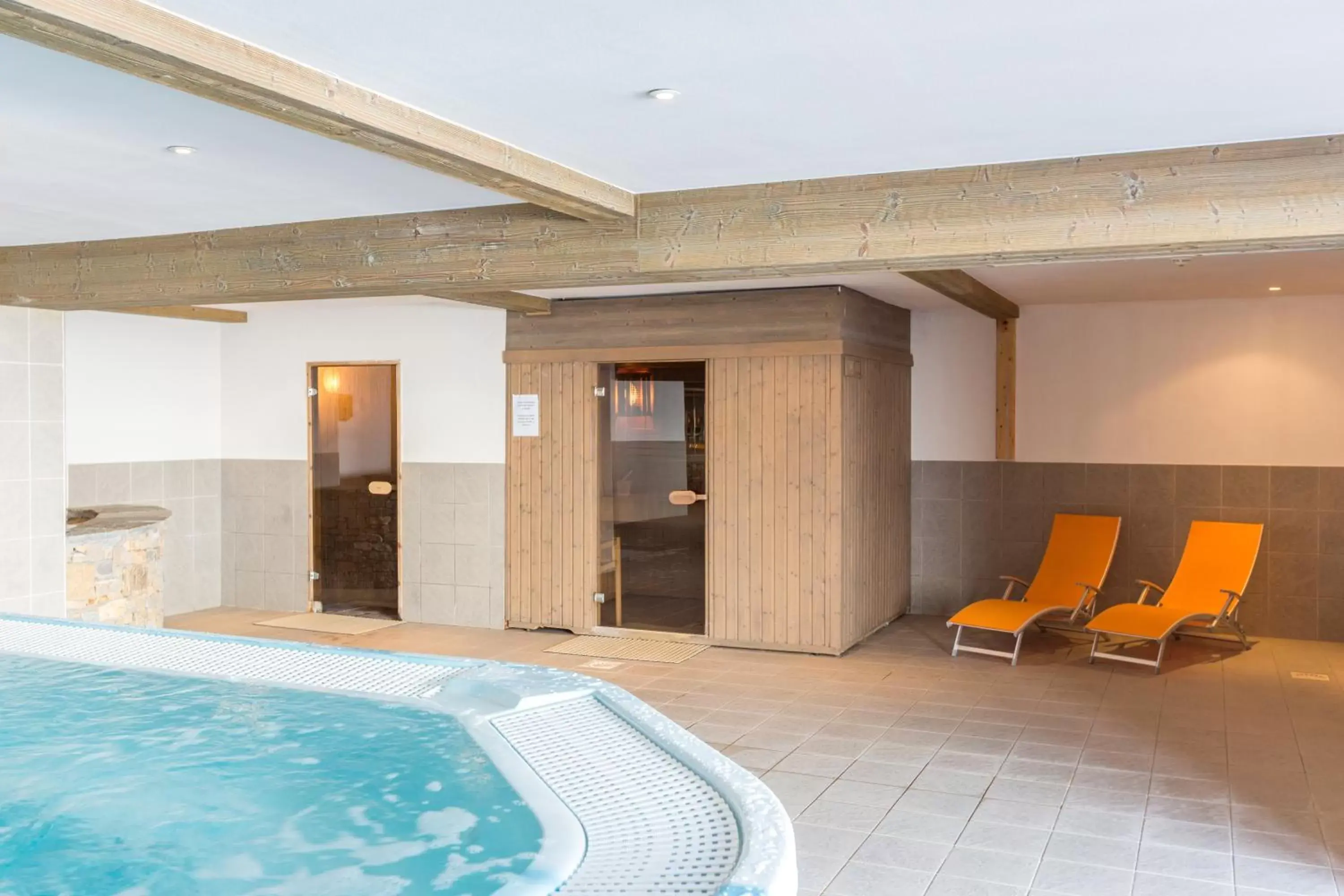 Spa and wellness centre/facilities, Swimming Pool in Le Vancouver