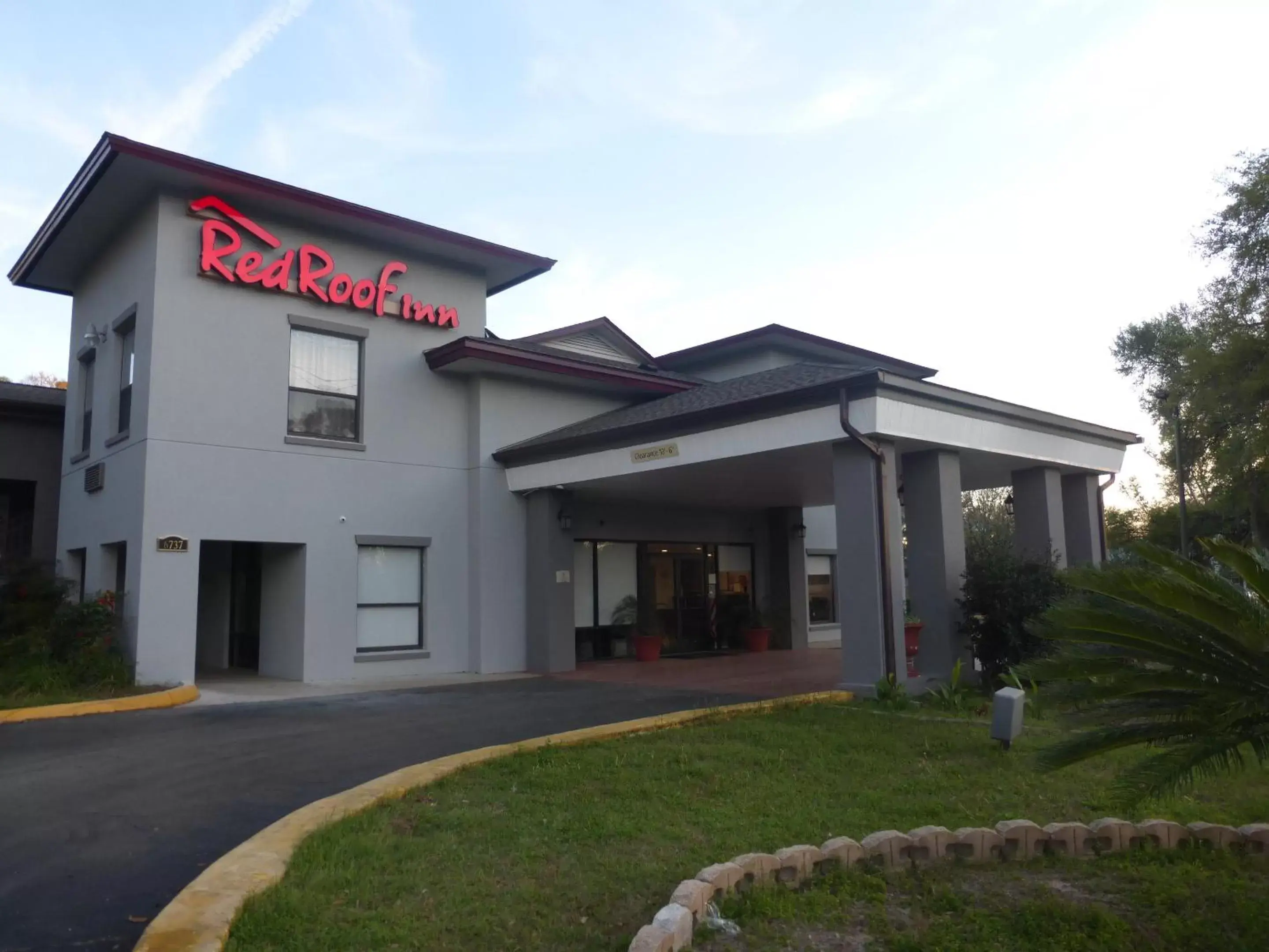 Property Building in Red Roof Inn Tallahassee East