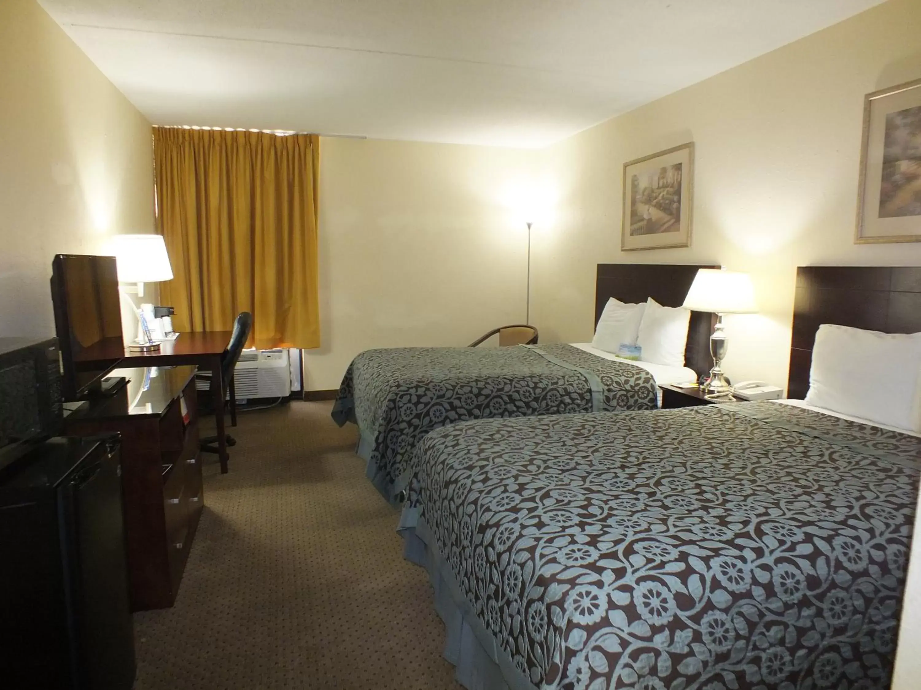 Photo of the whole room, Bed in Days Inn by Wyndham Indianapolis Northeast