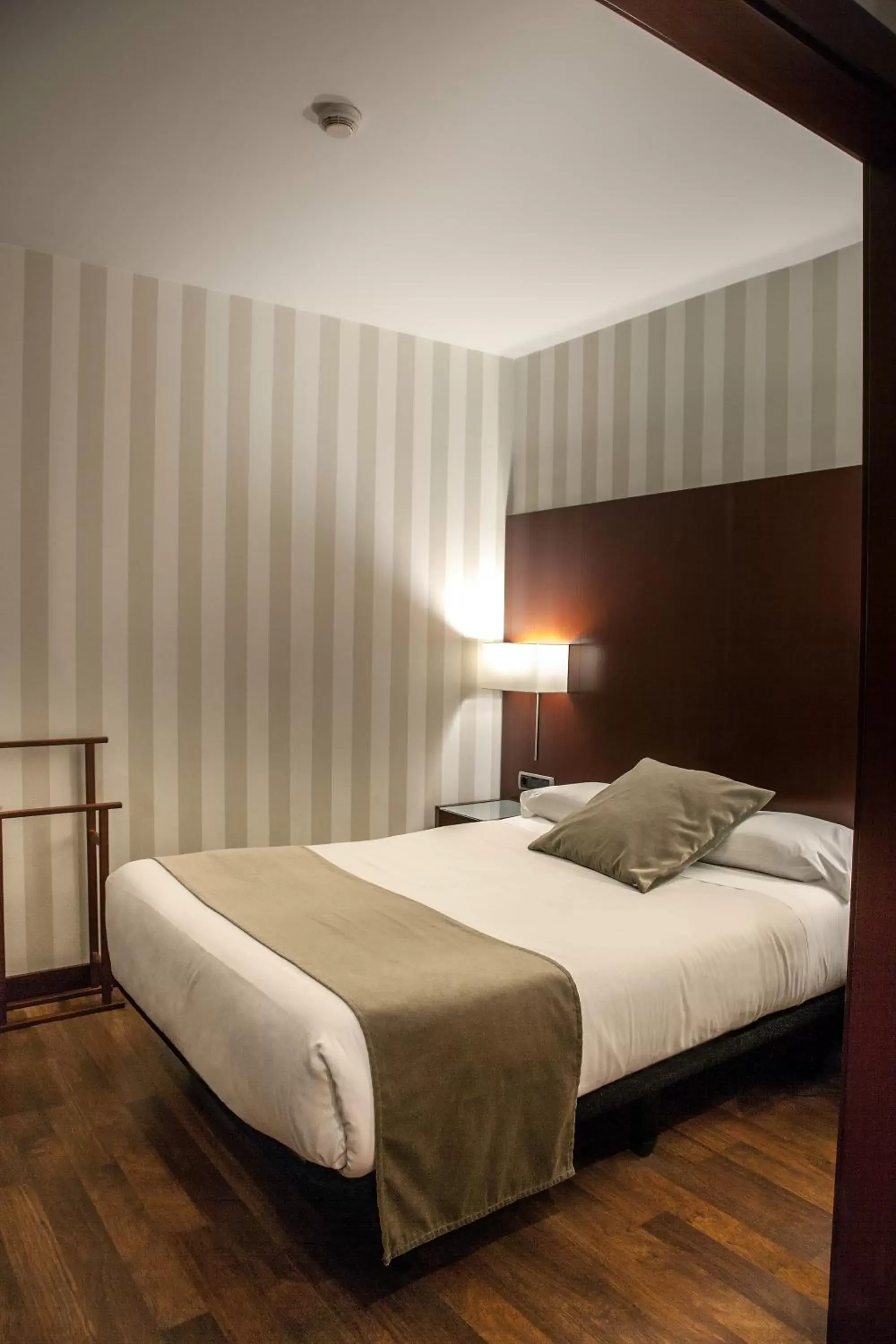 Bedroom, Bed in Zenit Borrell