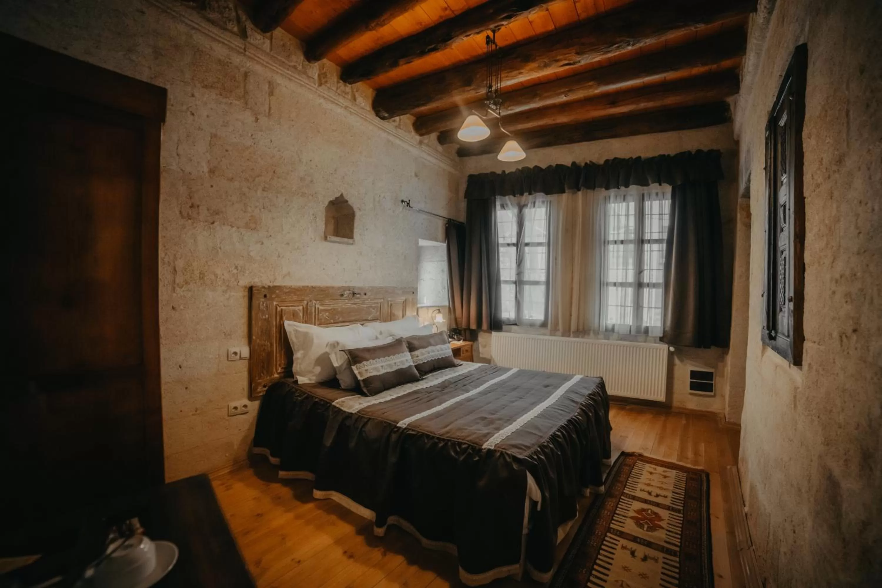 Photo of the whole room, Bed in Dere Suites Cappadocia