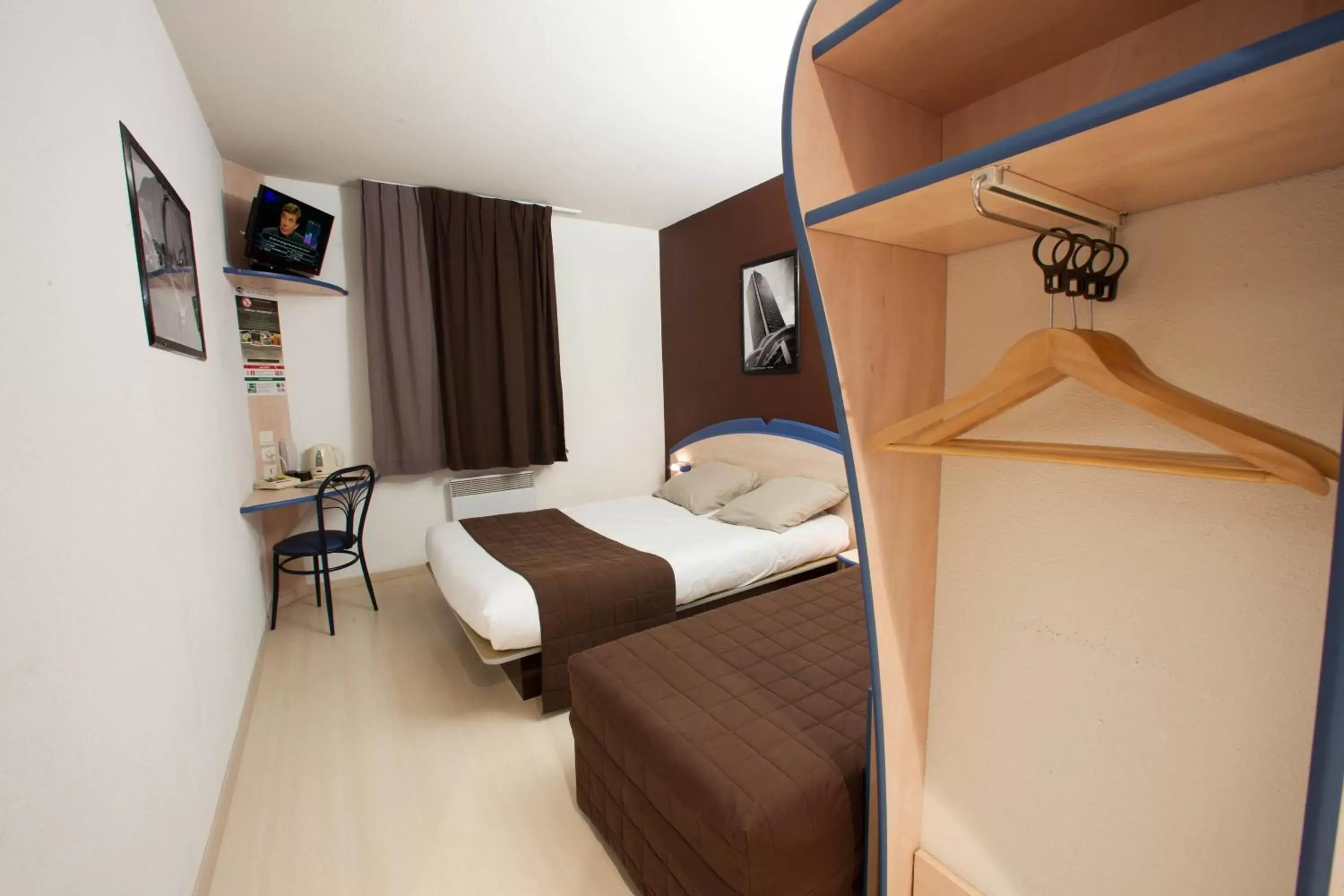 Photo of the whole room, Bed in Hôtel Akena Nantes Porte de Sainte Luce