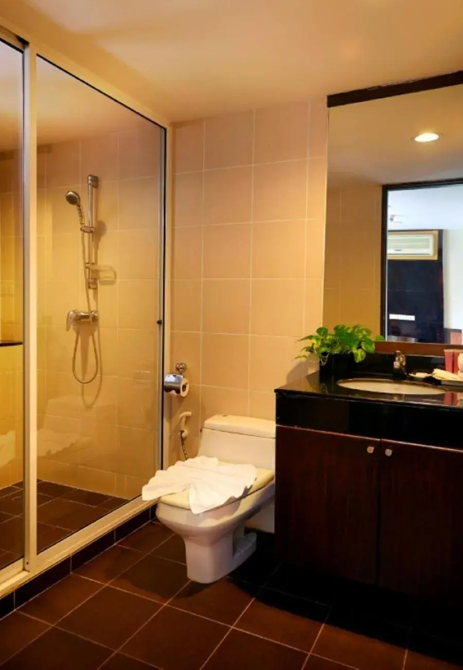 Shower, Bathroom in Sm Grande Residence