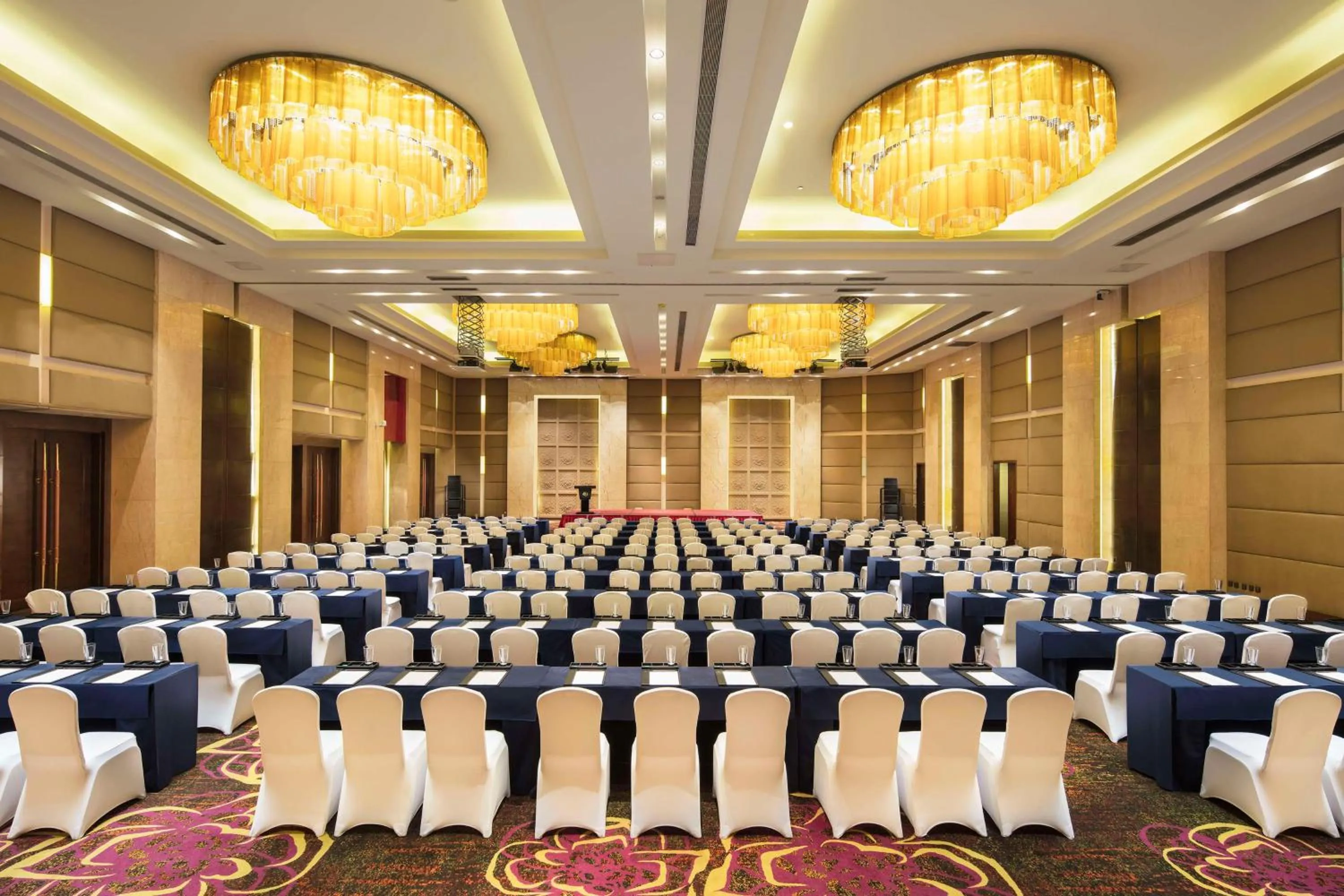 Meeting/conference room in DoubleTree by Hilton Shenyang