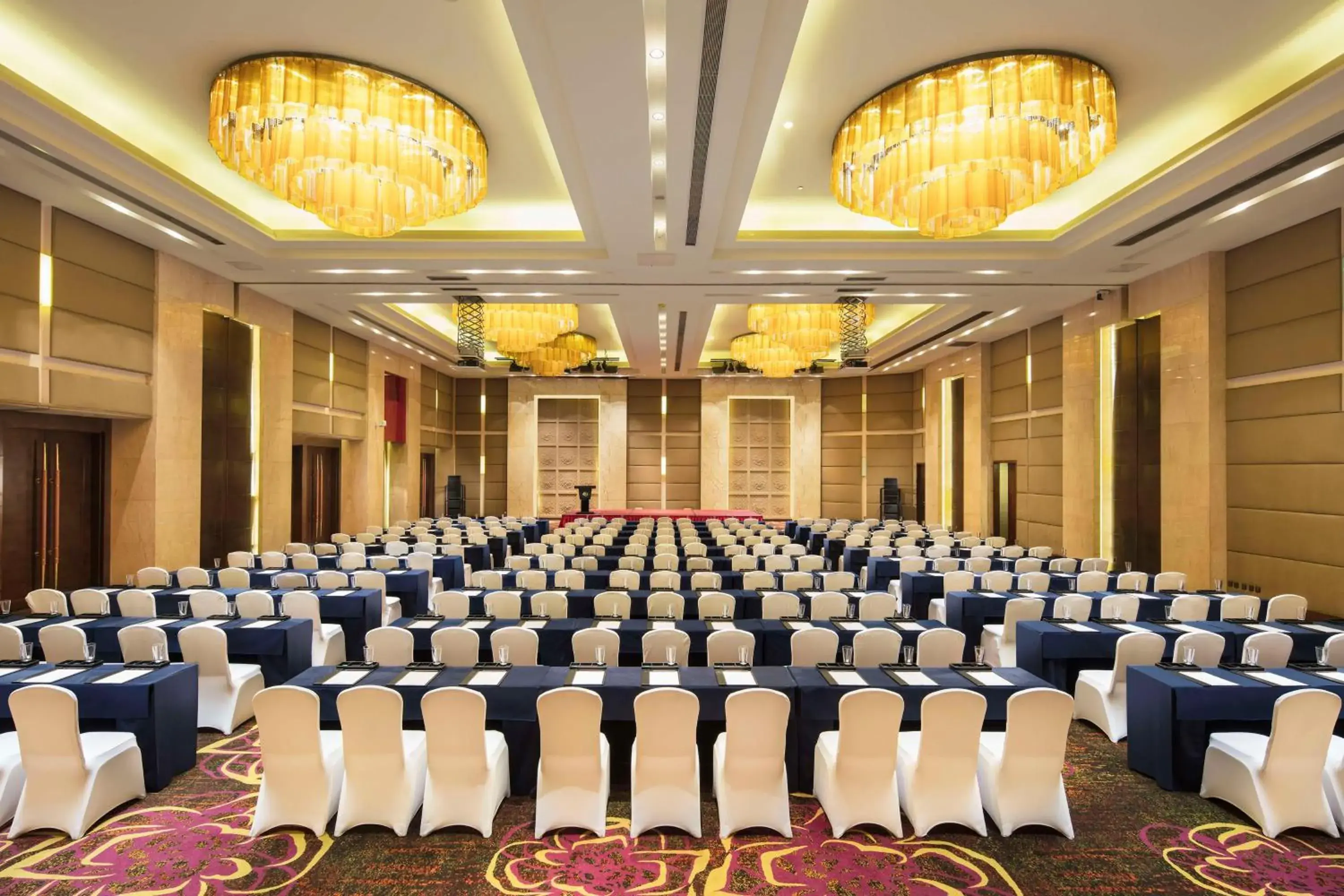 Meeting/conference room in DoubleTree By Hilton Shenyang Hotel