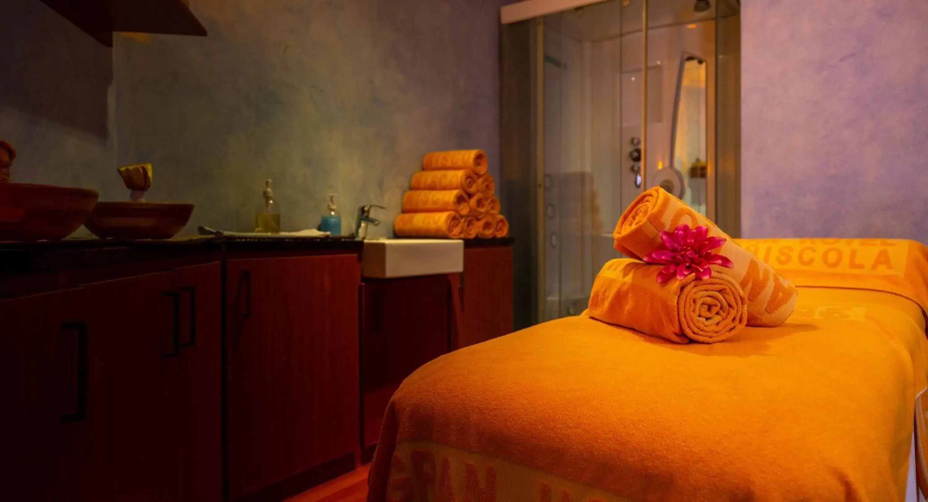 Spa and wellness centre/facilities, Bed in Gran Hotel Peñiscola