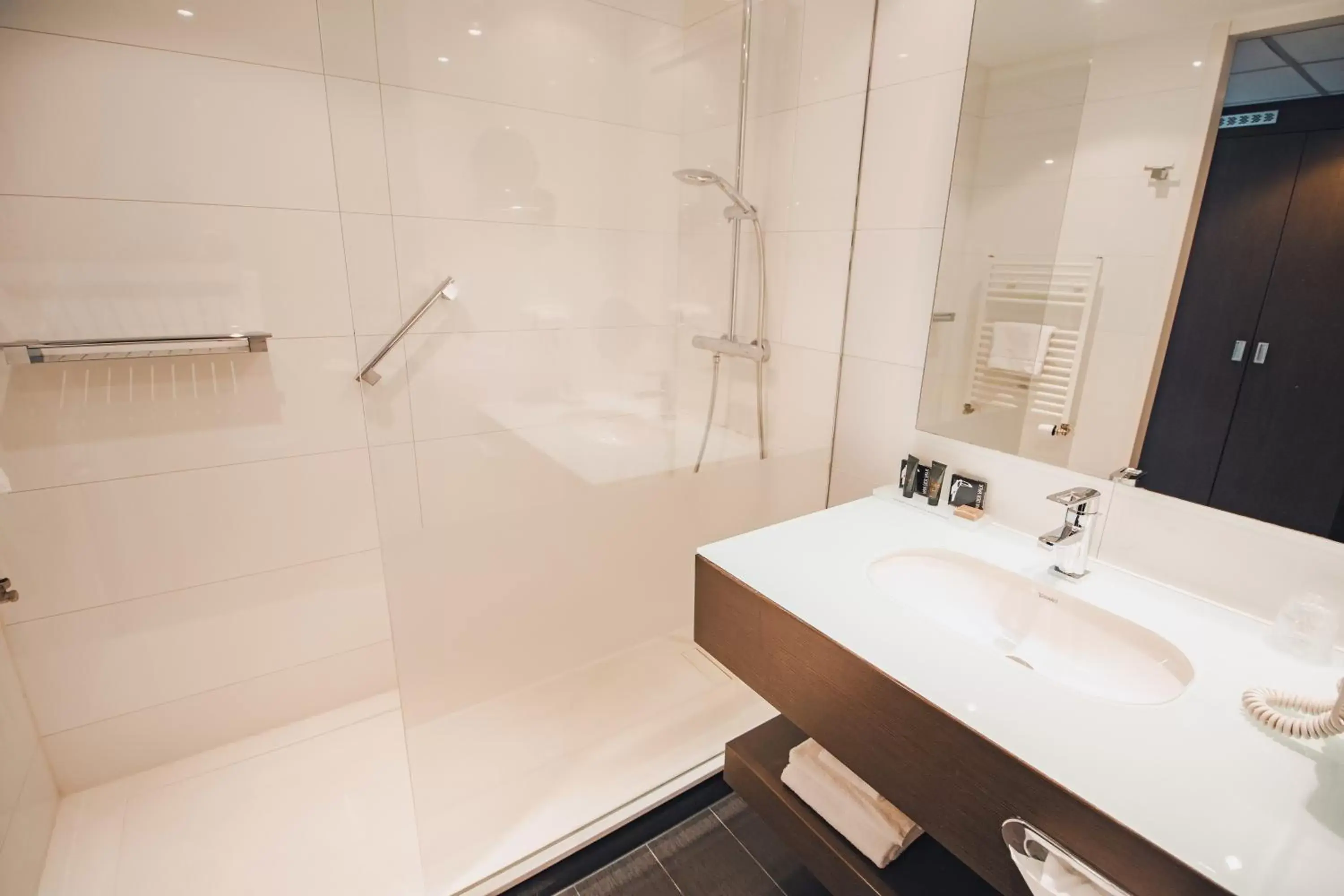 Bathroom in Van der Valk Hotel Amersfoort A1