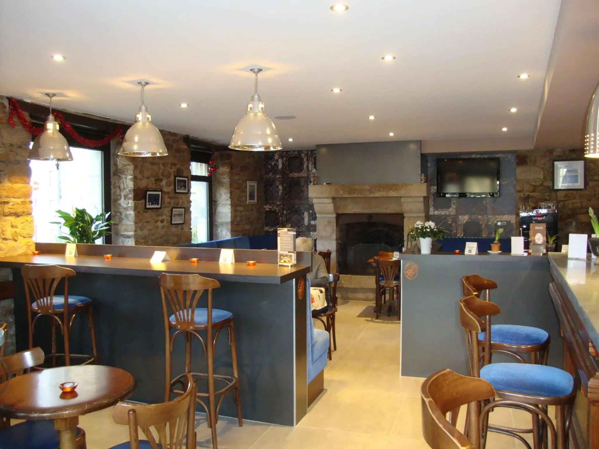 Lounge or bar in Le Cadoudal