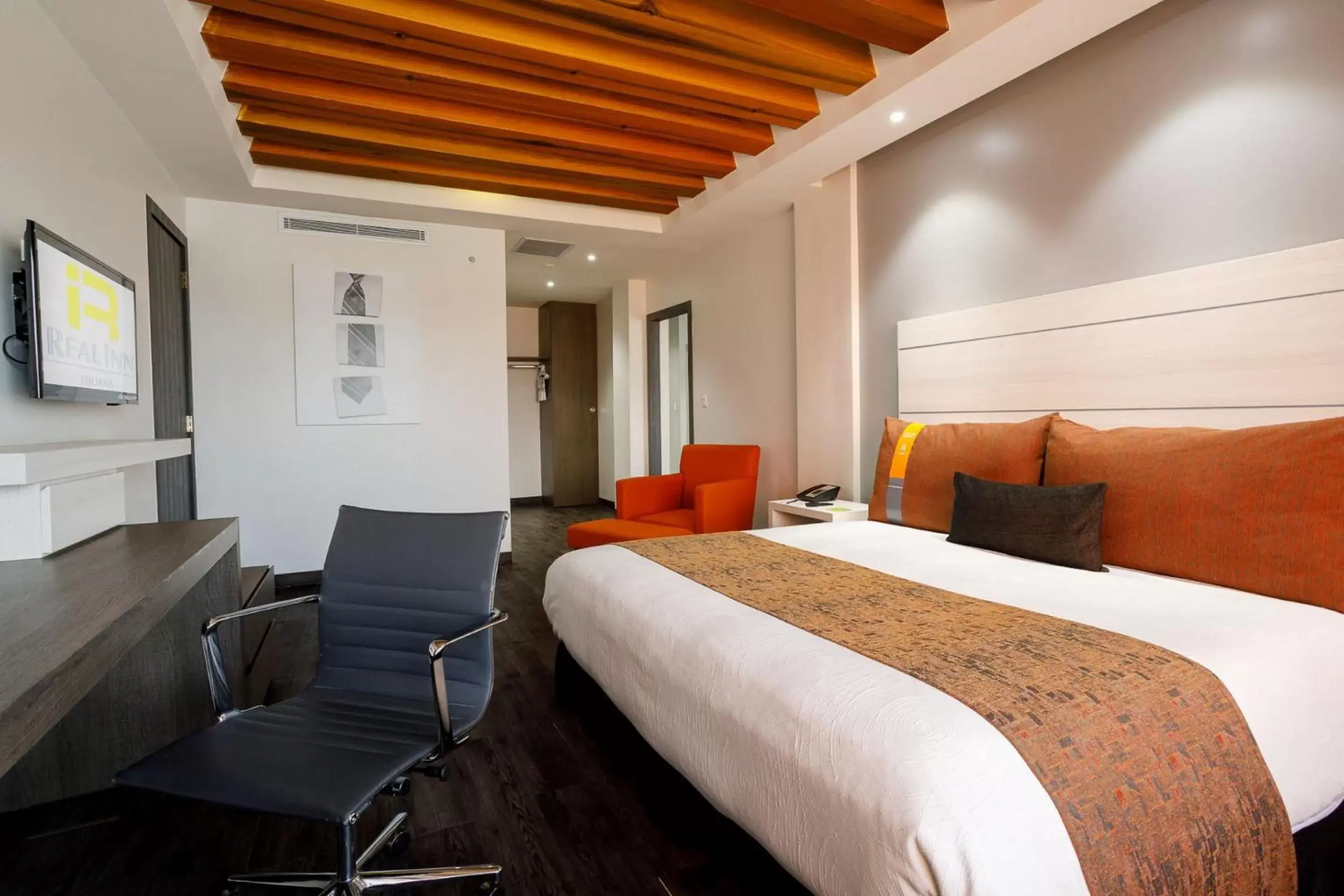 Photo of the whole room in Real Inn Tijuana by Camino Real Hotels