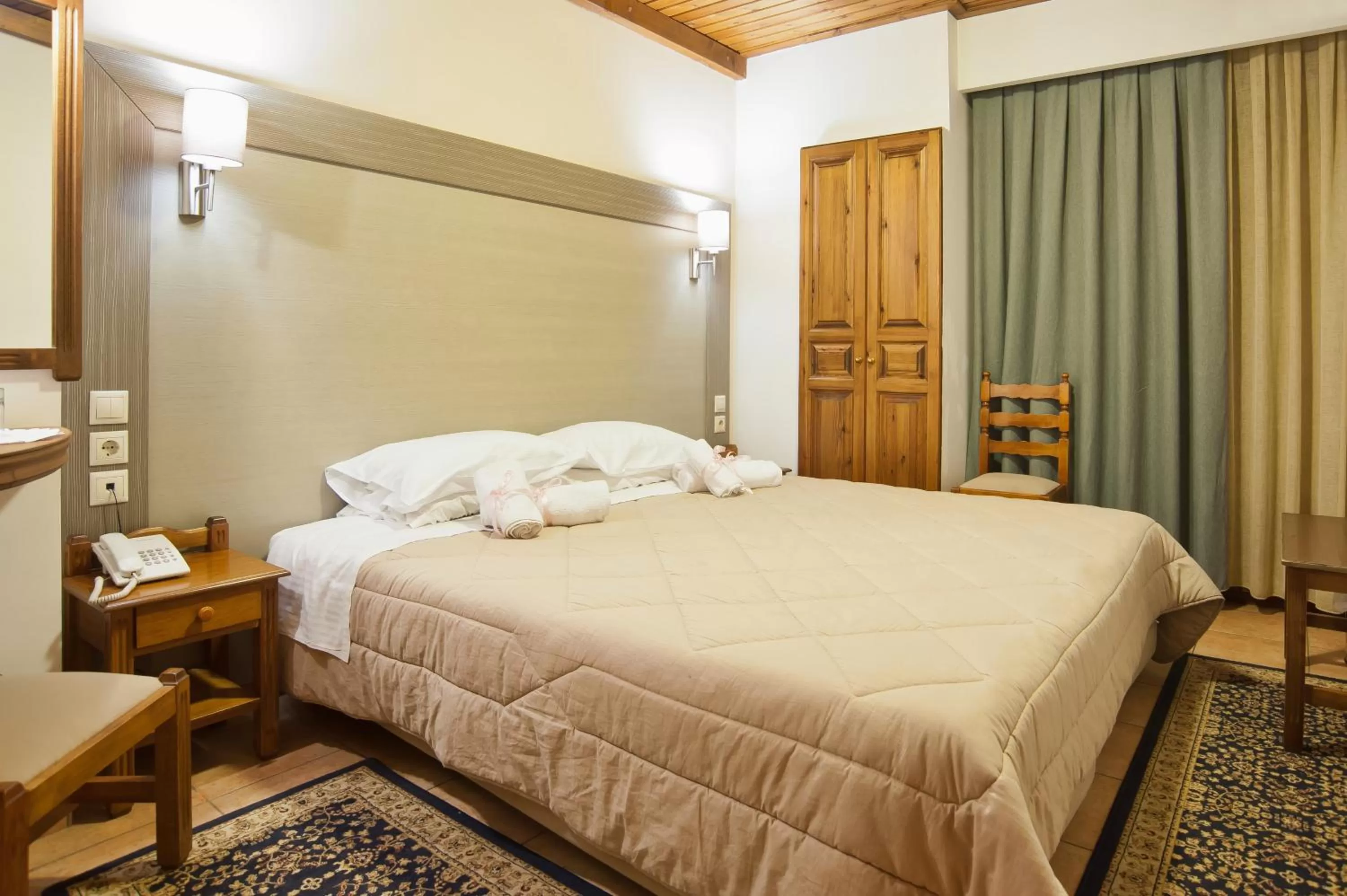 Photo of the whole room, Bed in Pan Hotel