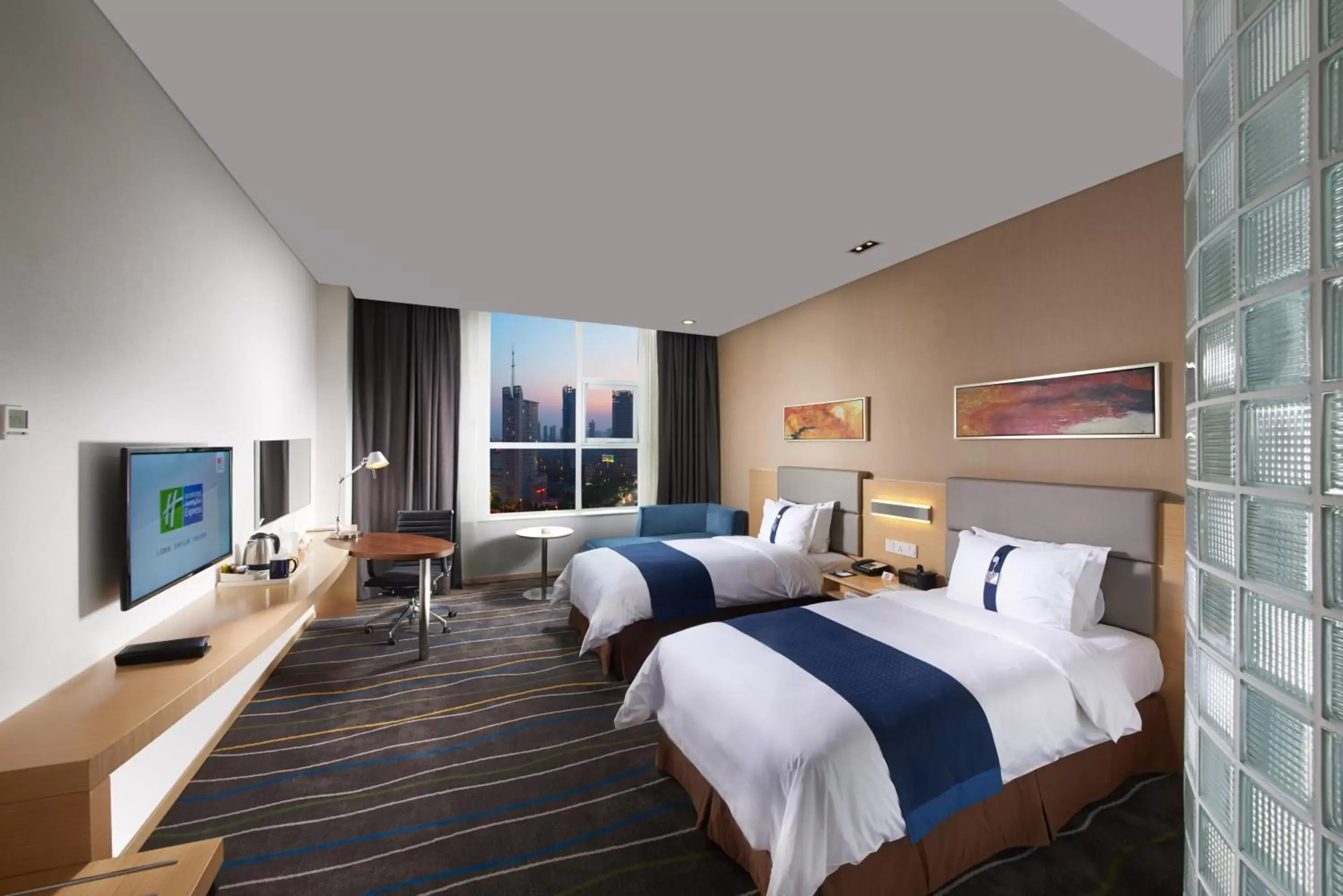 Photo of the whole room in Holiday Inn Express Luoyang City Center, an IHG Hotel