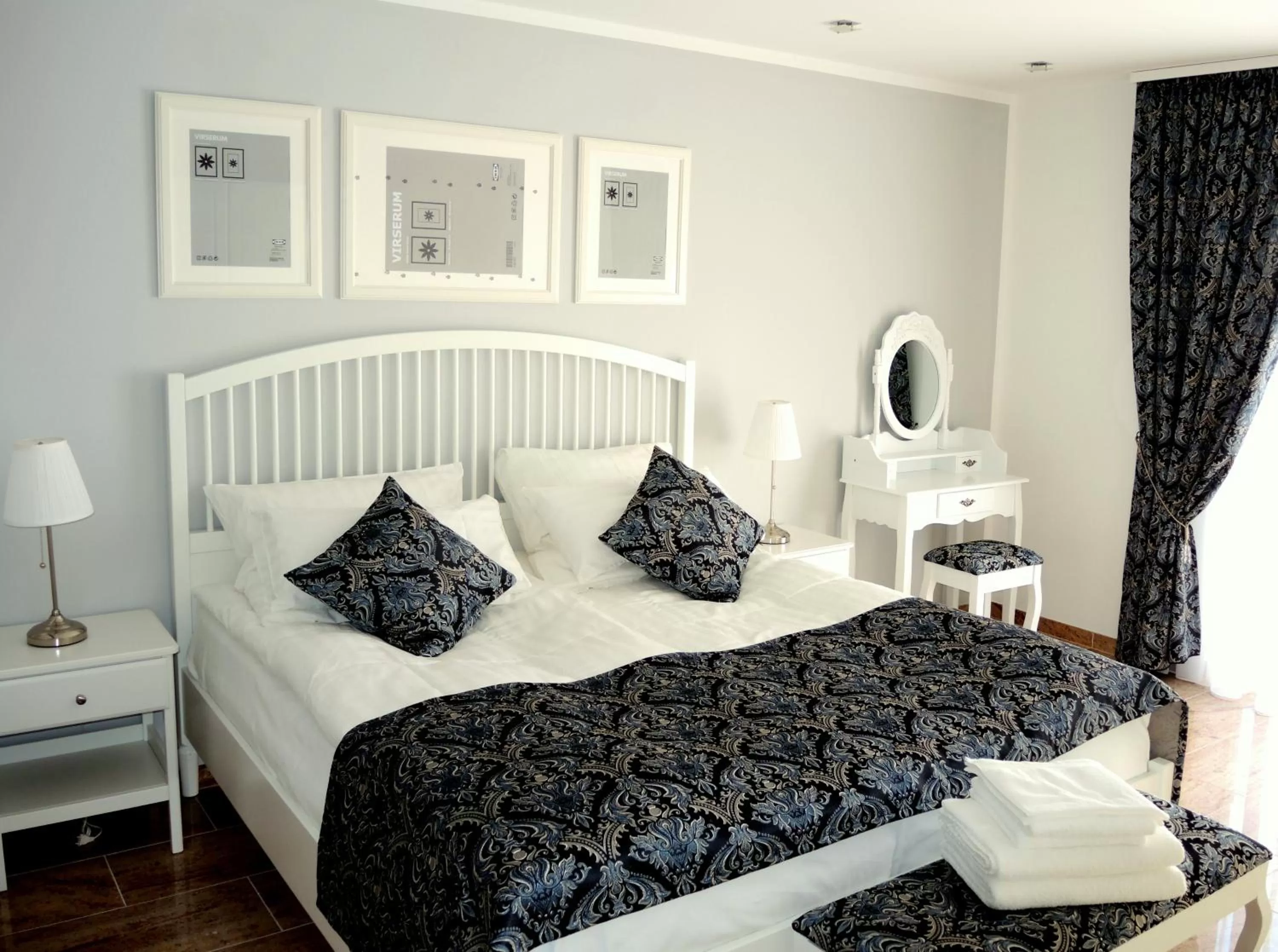 Photo of the whole room, Bed in Merkel Villa Apartamente