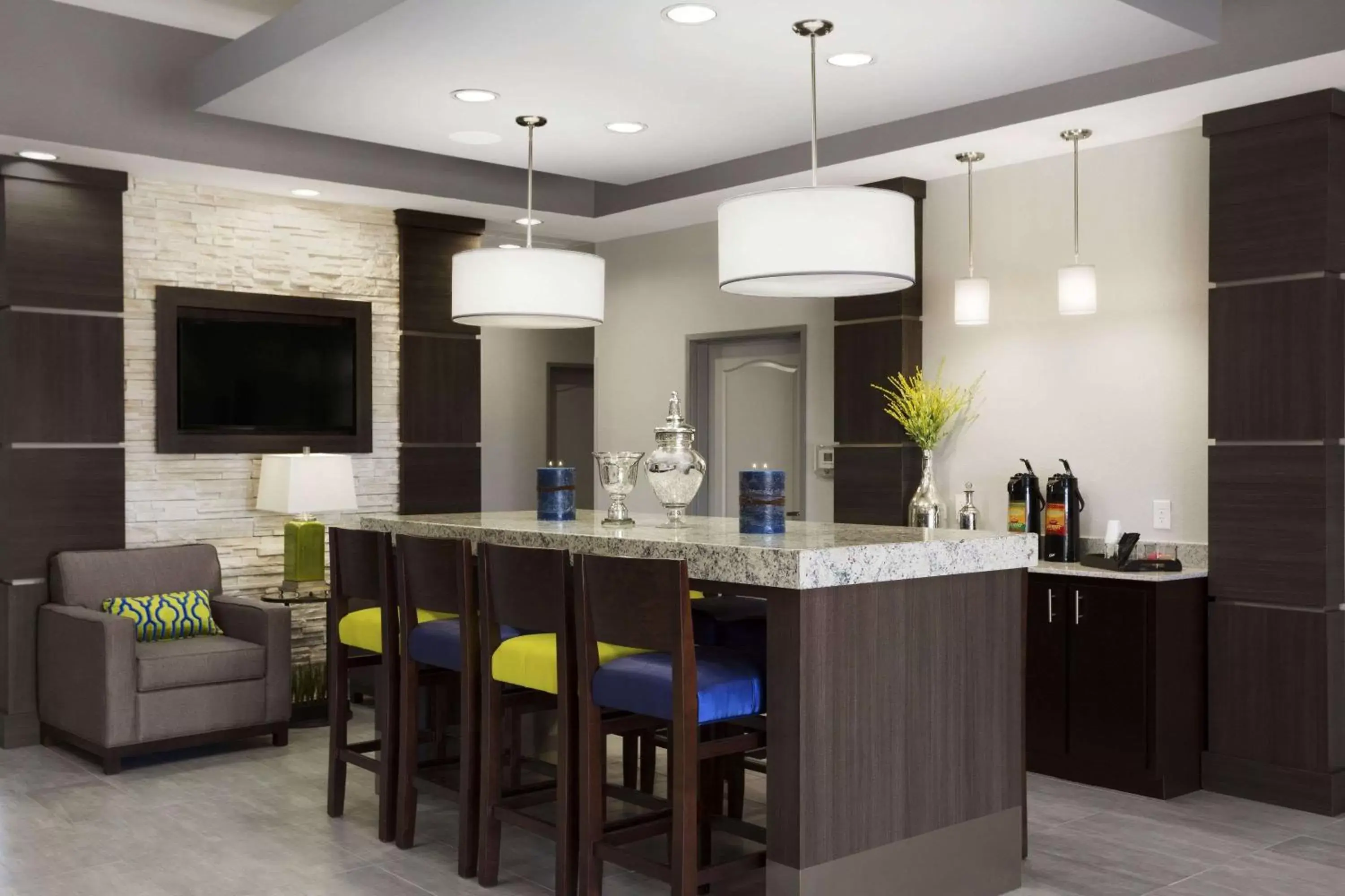 Lobby or reception, Kitchen/Kitchenette in Hawthorn Suites by Wyndham San Angelo