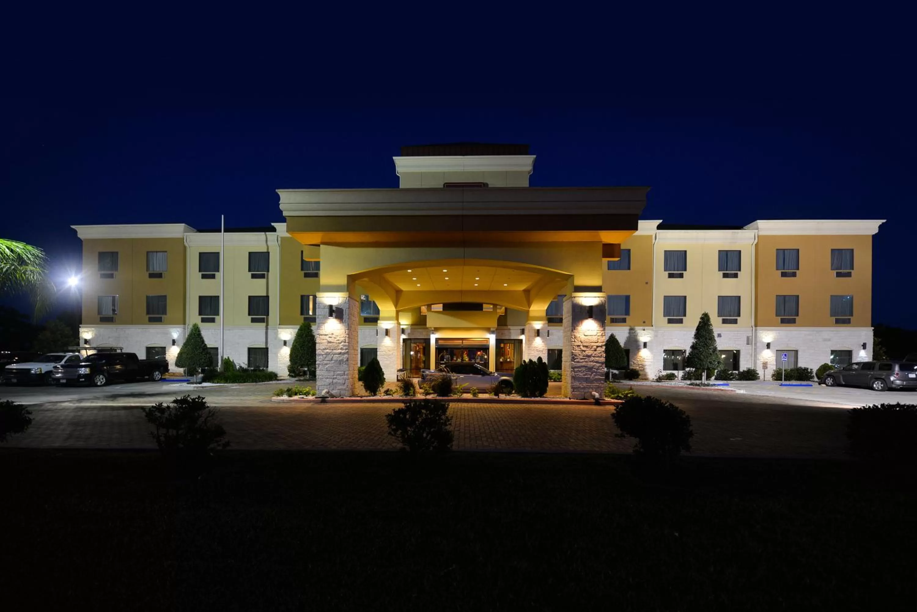 Facade/entrance in Comfort Suites