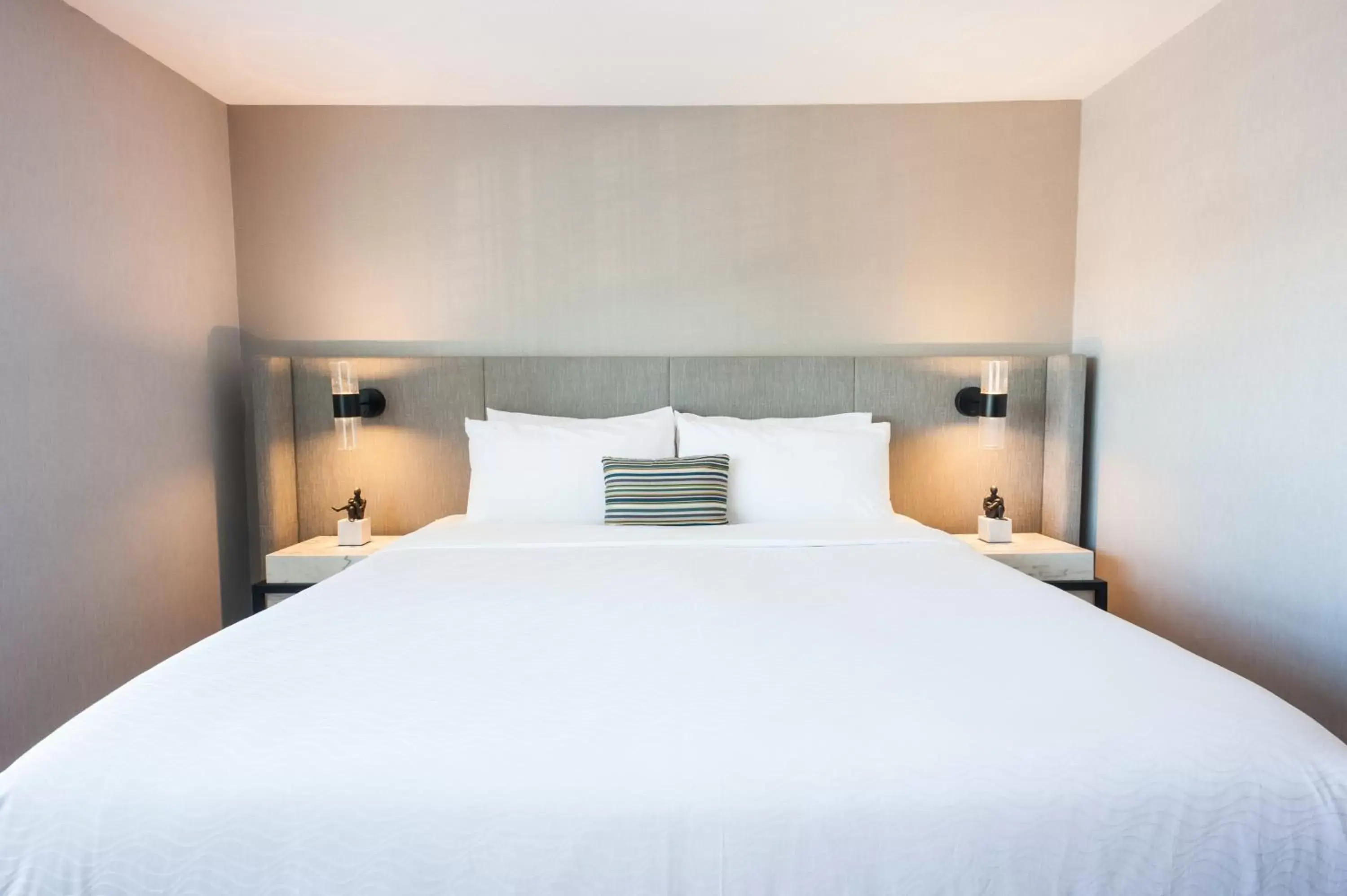 Bed in Hotel Indigo Napa Valley by IHG Bed in Hotel Indigo Napa Valley by IHG