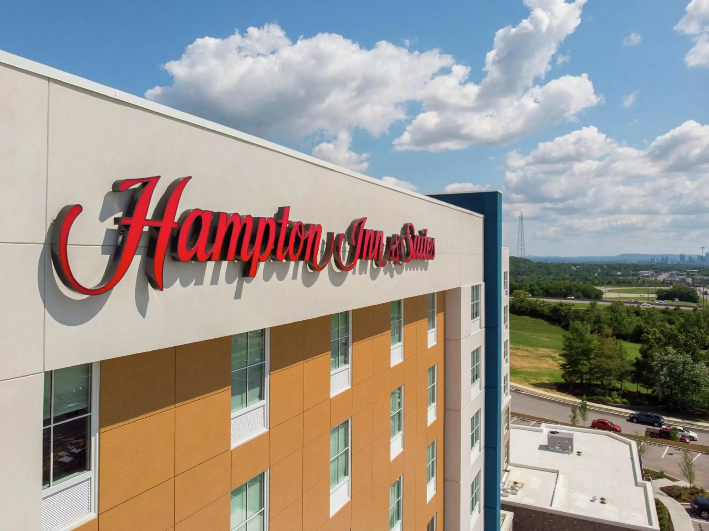 Property building in Hampton Inn & Suites by Hilton Nashville North Skyline