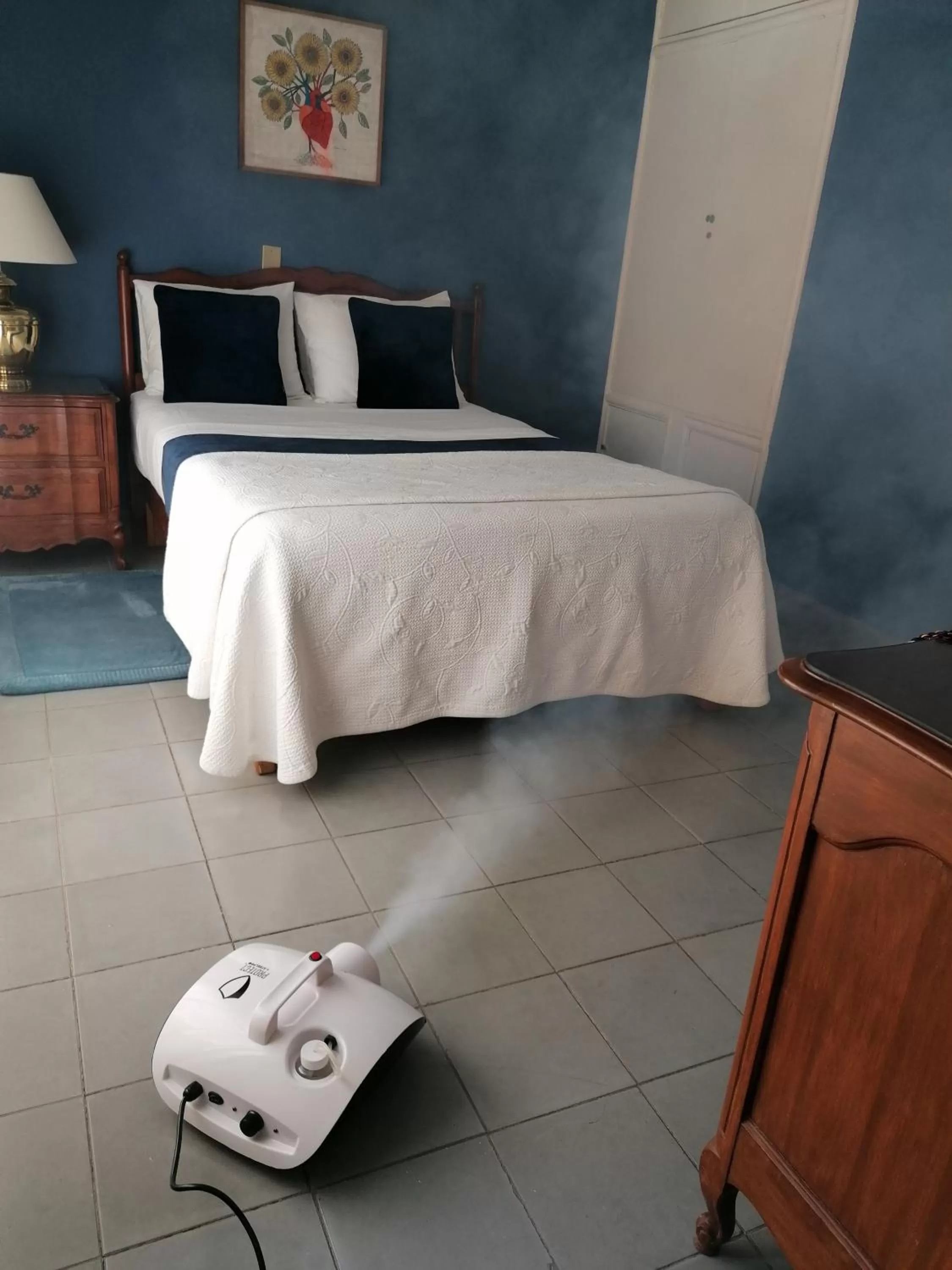 Photo of the whole room, Bed in Casa de Luz