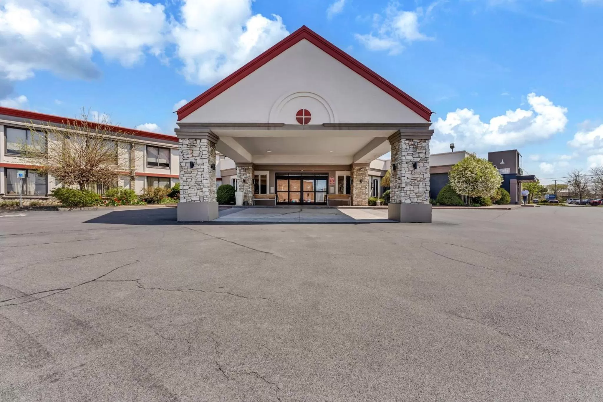 Property building in Buffalo Airport Hotel