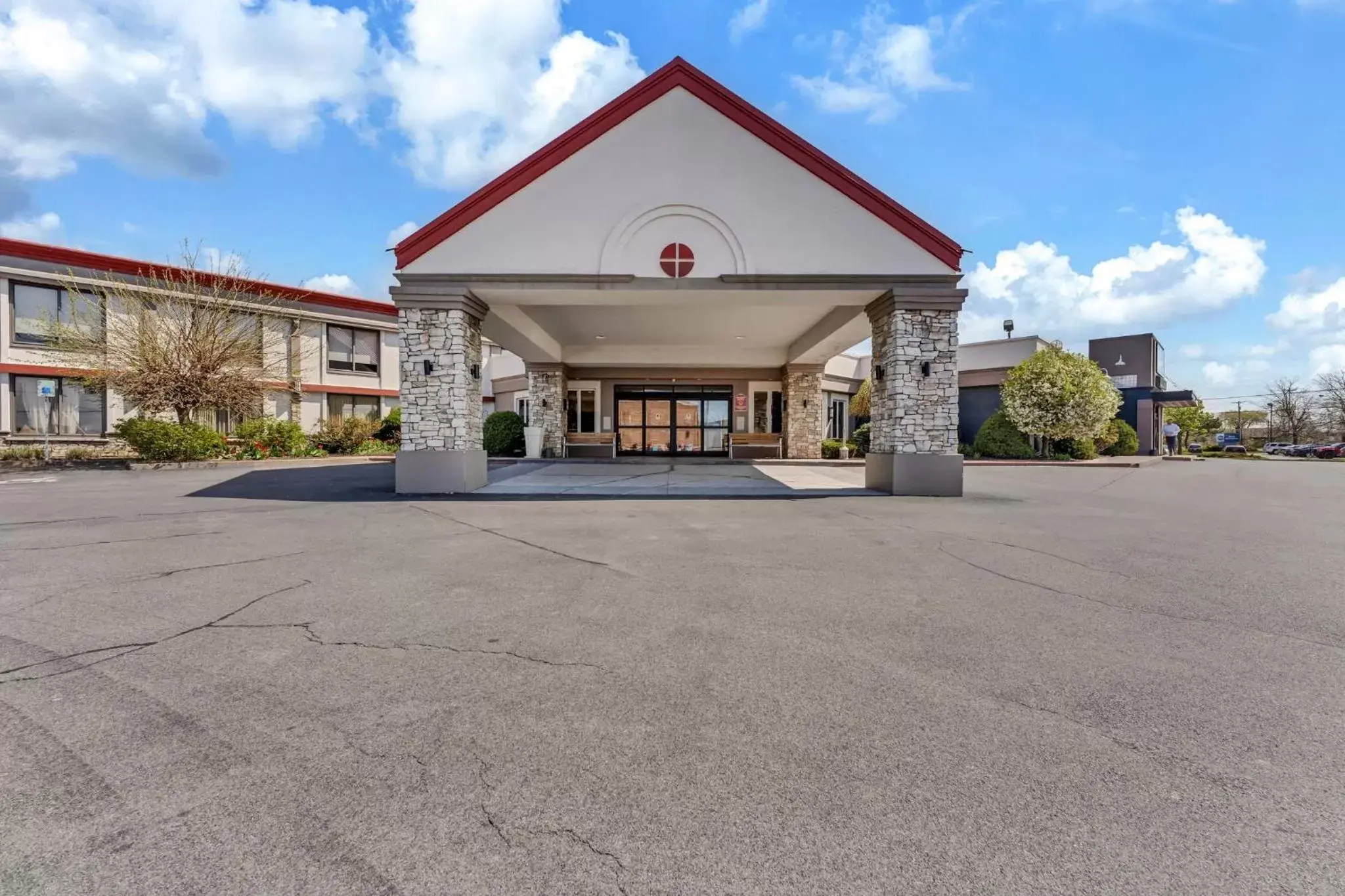 Property Building in Buffalo Airport Hotel