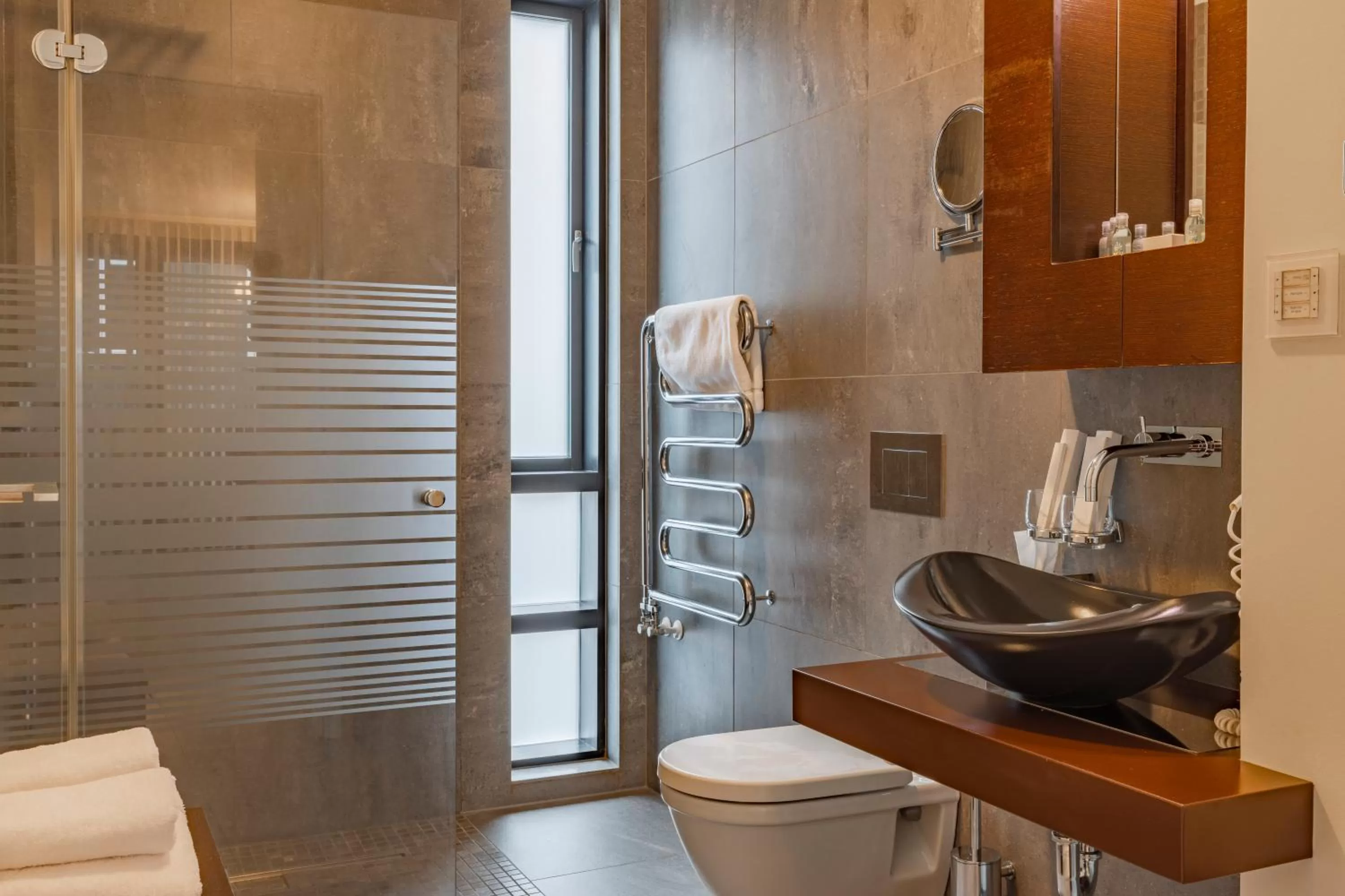 Bathroom in Black Pearl Apartment Hotel