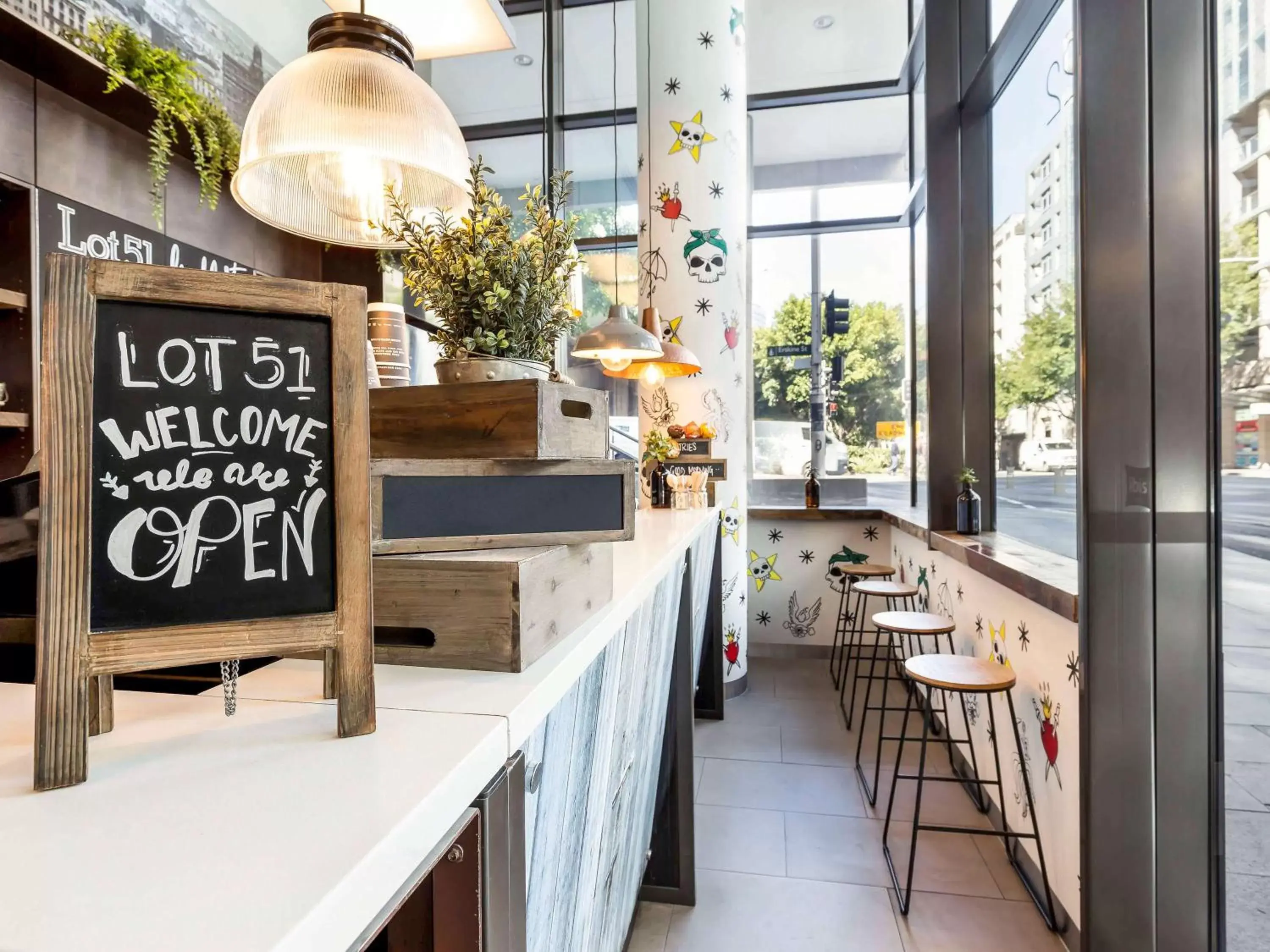 Restaurant/places to eat in ibis Sydney Barangaroo