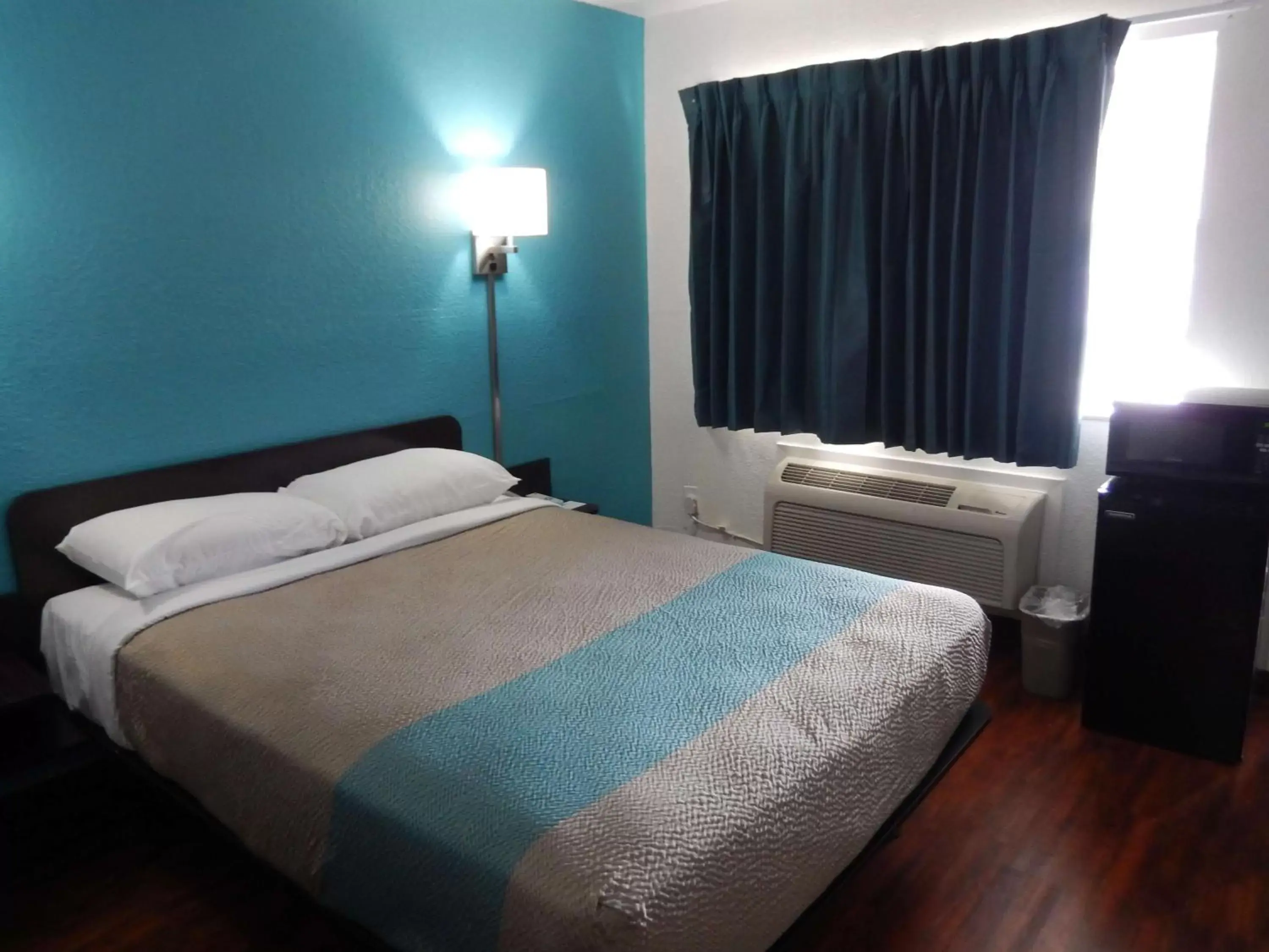 Photo of the whole room, Bed in Motel 6-Portland, TX Photo of the whole room, Bed in Motel 6-Portland, TX