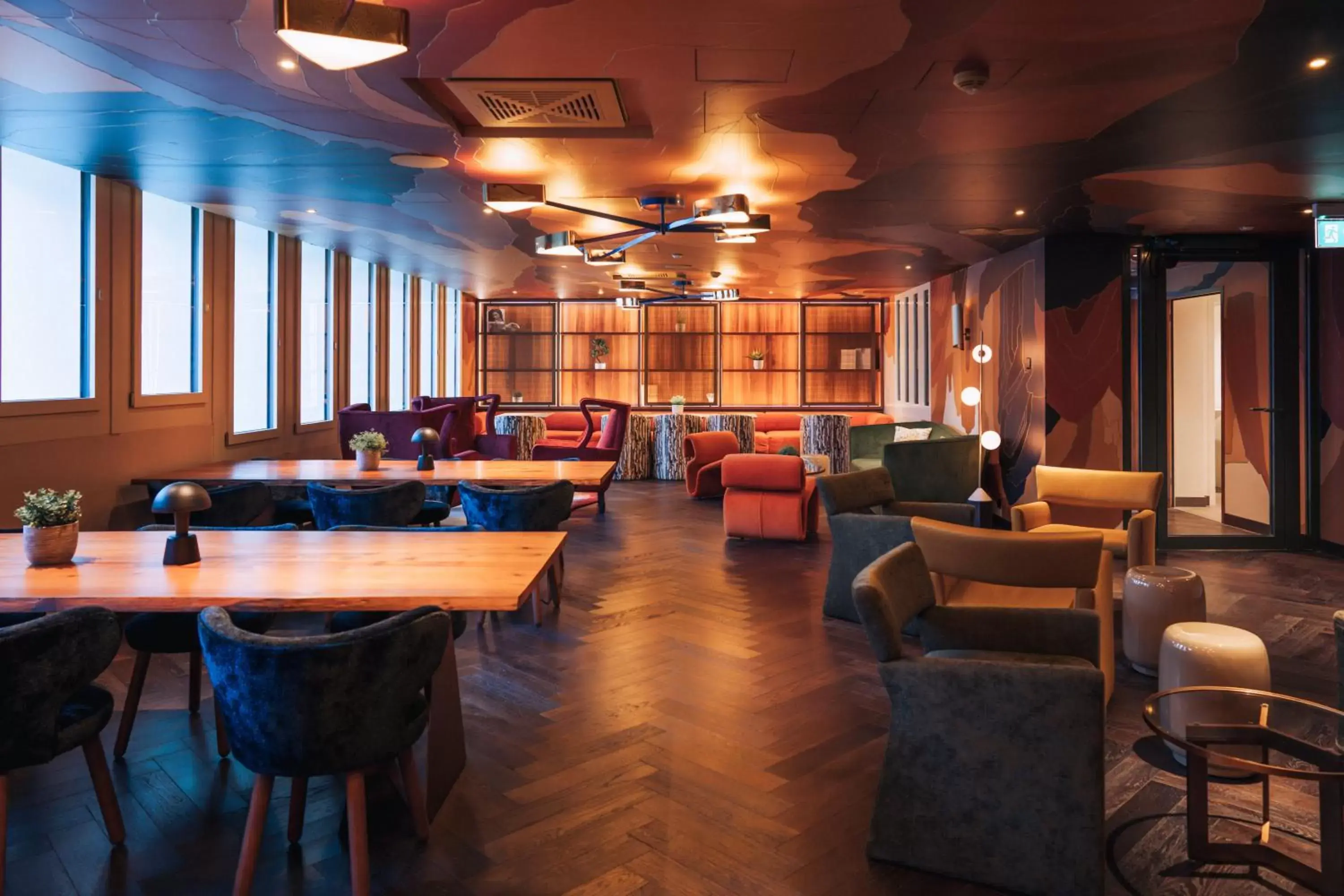 Lounge or bar, Restaurant/Places to Eat in FIVE Zurich - Luxury City Resort