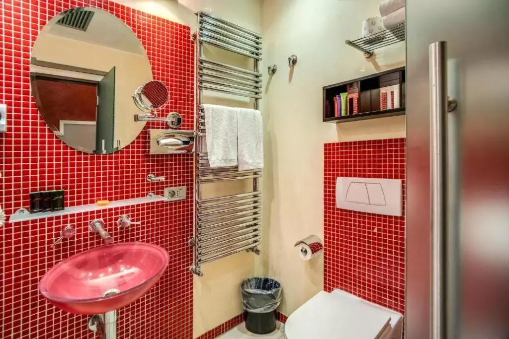 Bathroom in La Griffe Hotel Roma