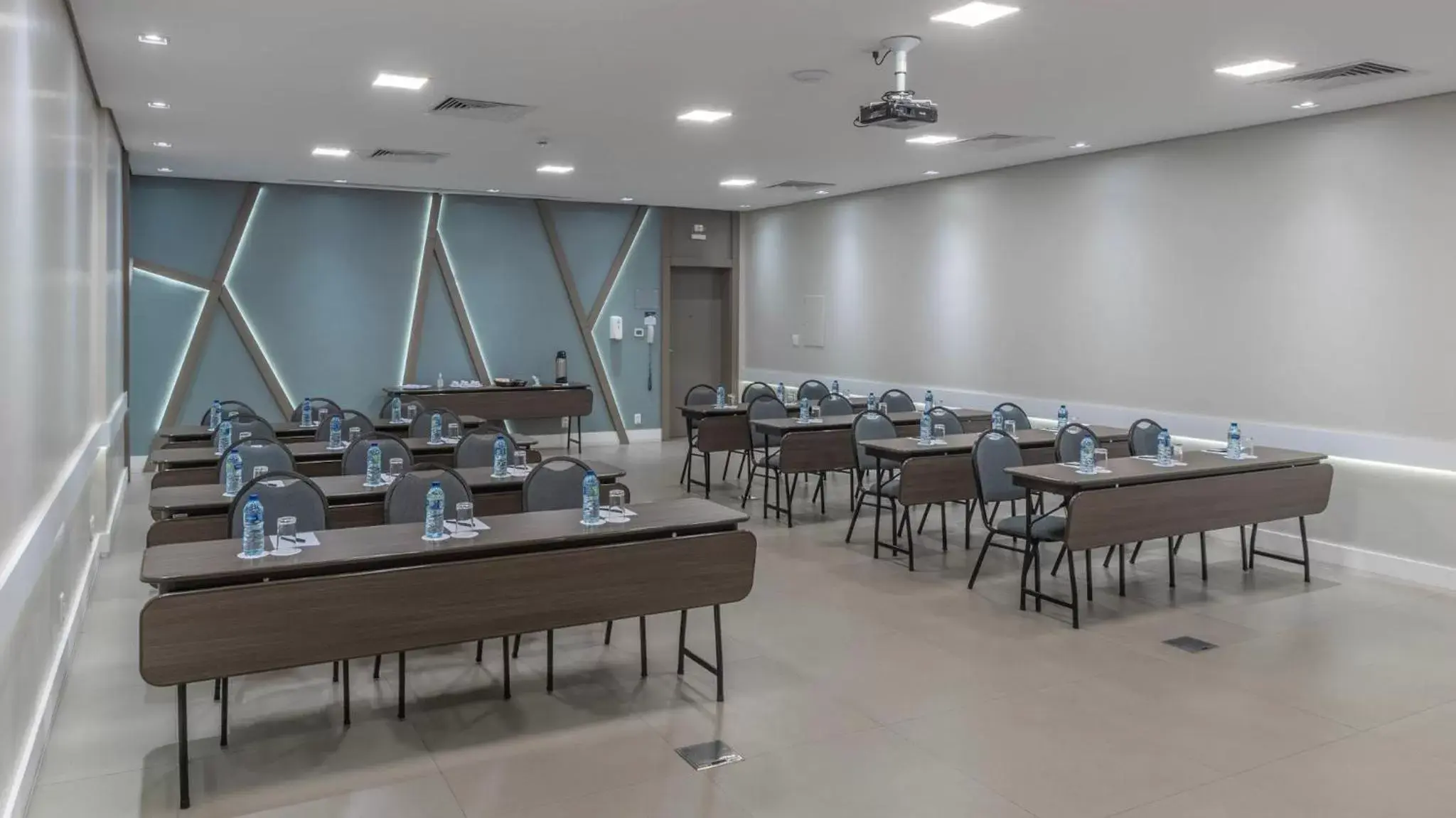 Meeting/conference room in Hotel Deville Prime Cuiabá