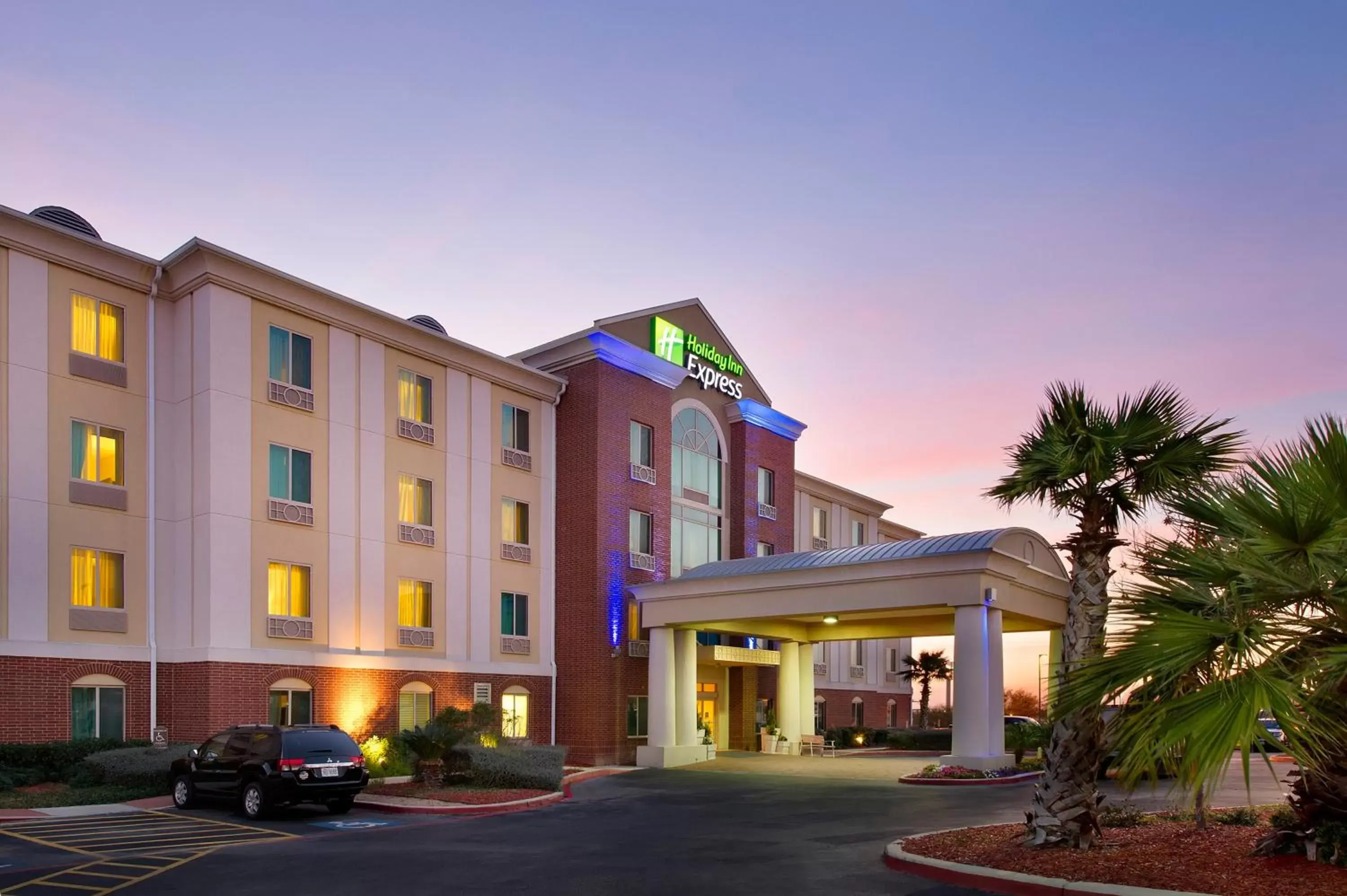 Property Building in Holiday Inn Express & Suites San Antonio West Sea World Area, an IHG Hotel