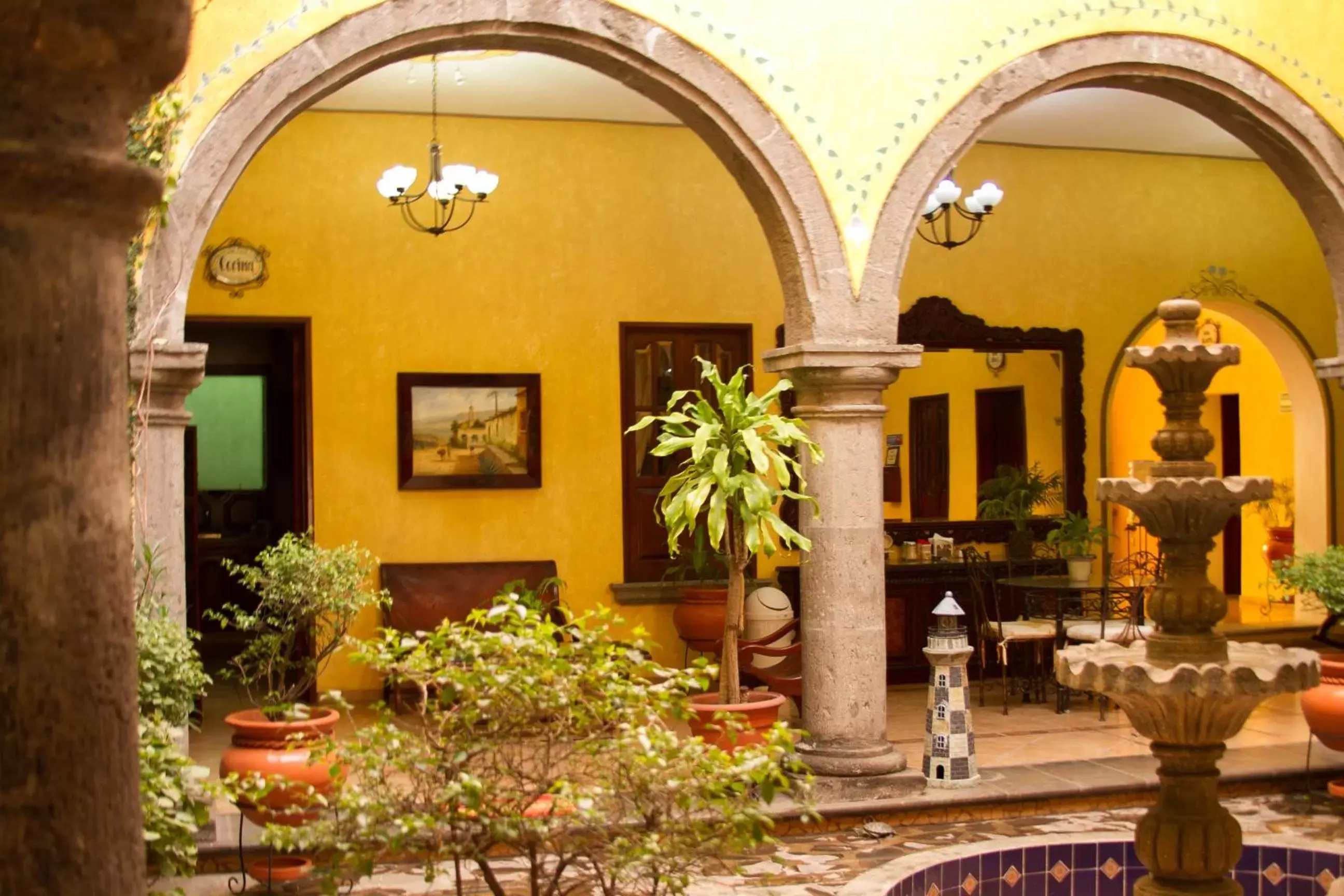 Patio, Restaurant/Places to Eat in Hotel Casa Dulce Maria