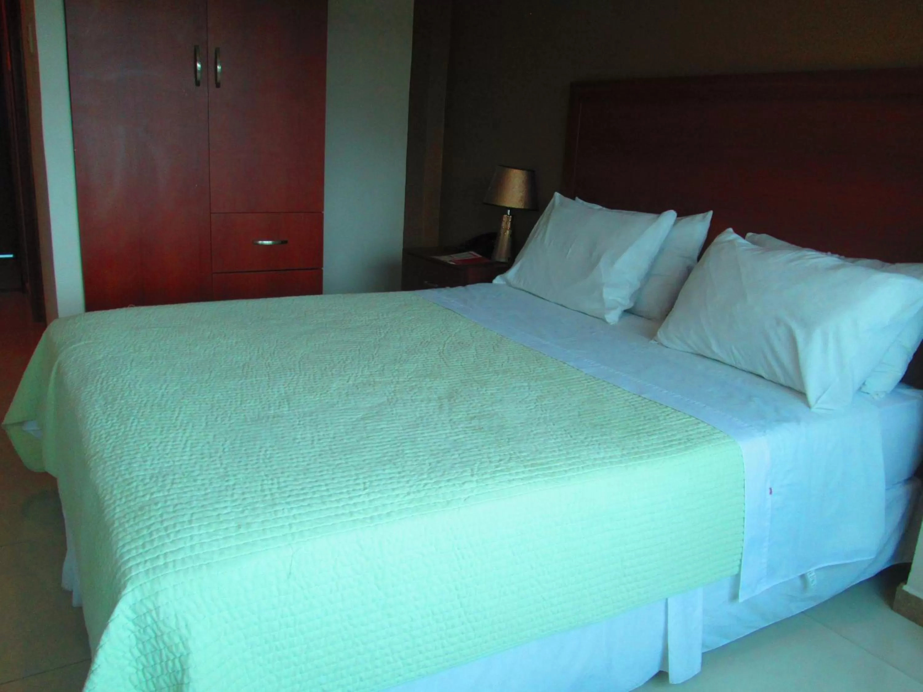 Bed in Hotel Garzota Inn