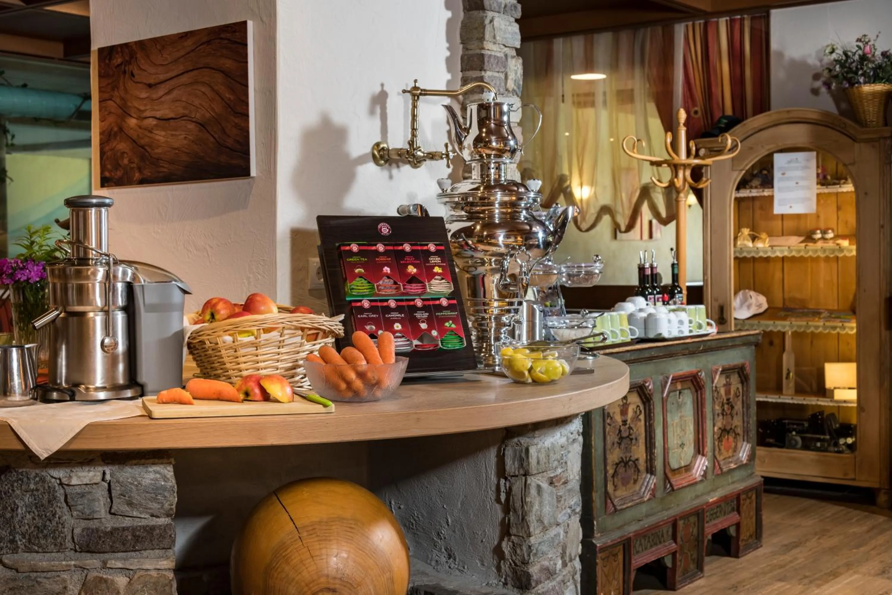 Coffee/tea facilities in Gasthaus Hotel Oberwirt