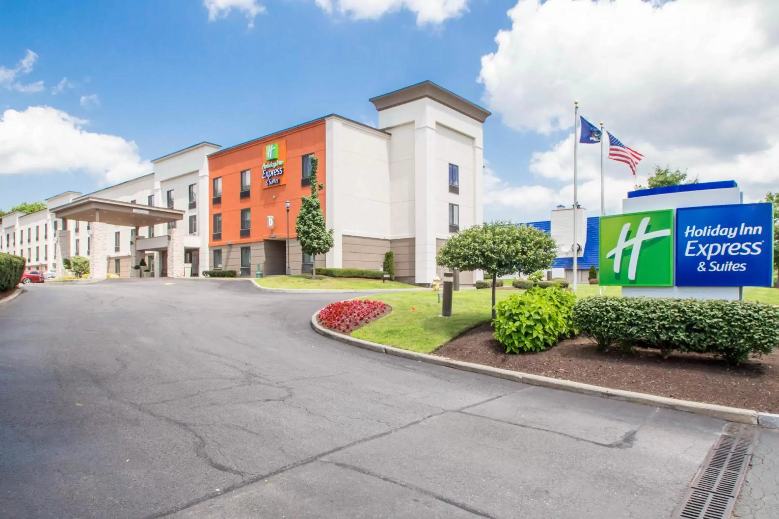 Property Building in Holiday Inn Express & Suites - Albany Airport - Wolf Road, an IHG Hotel