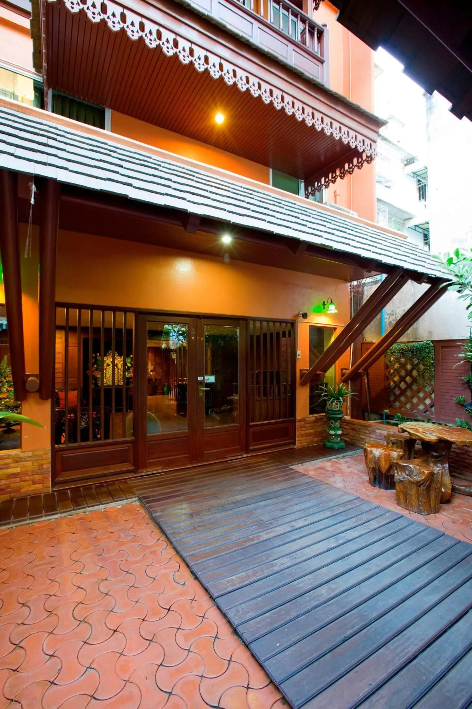 Property building in Lamphu Tree House Boutique Hotel